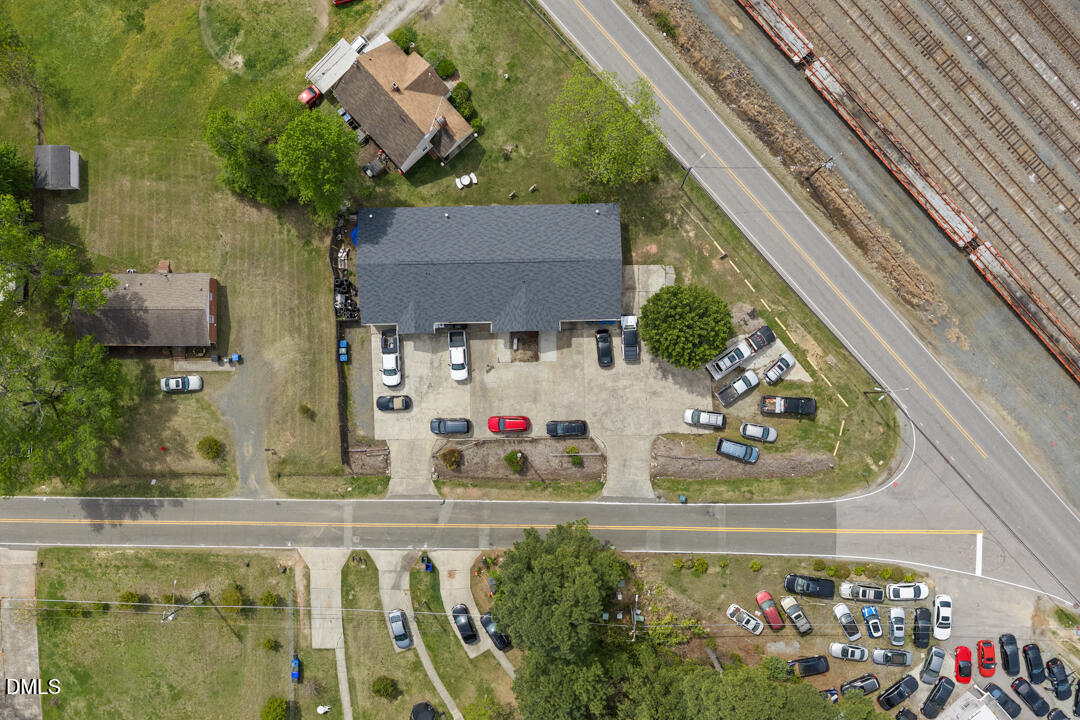 921 Midway Avenue Property Photo 2