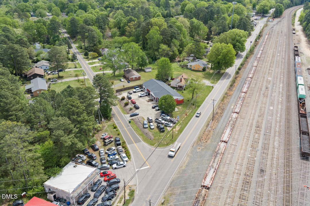 921 Midway Avenue Property Photo 3