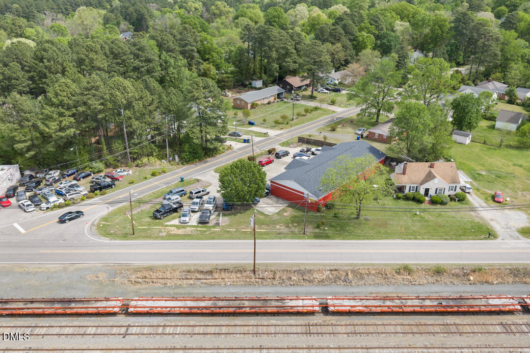921 Midway Avenue Property Photo 4