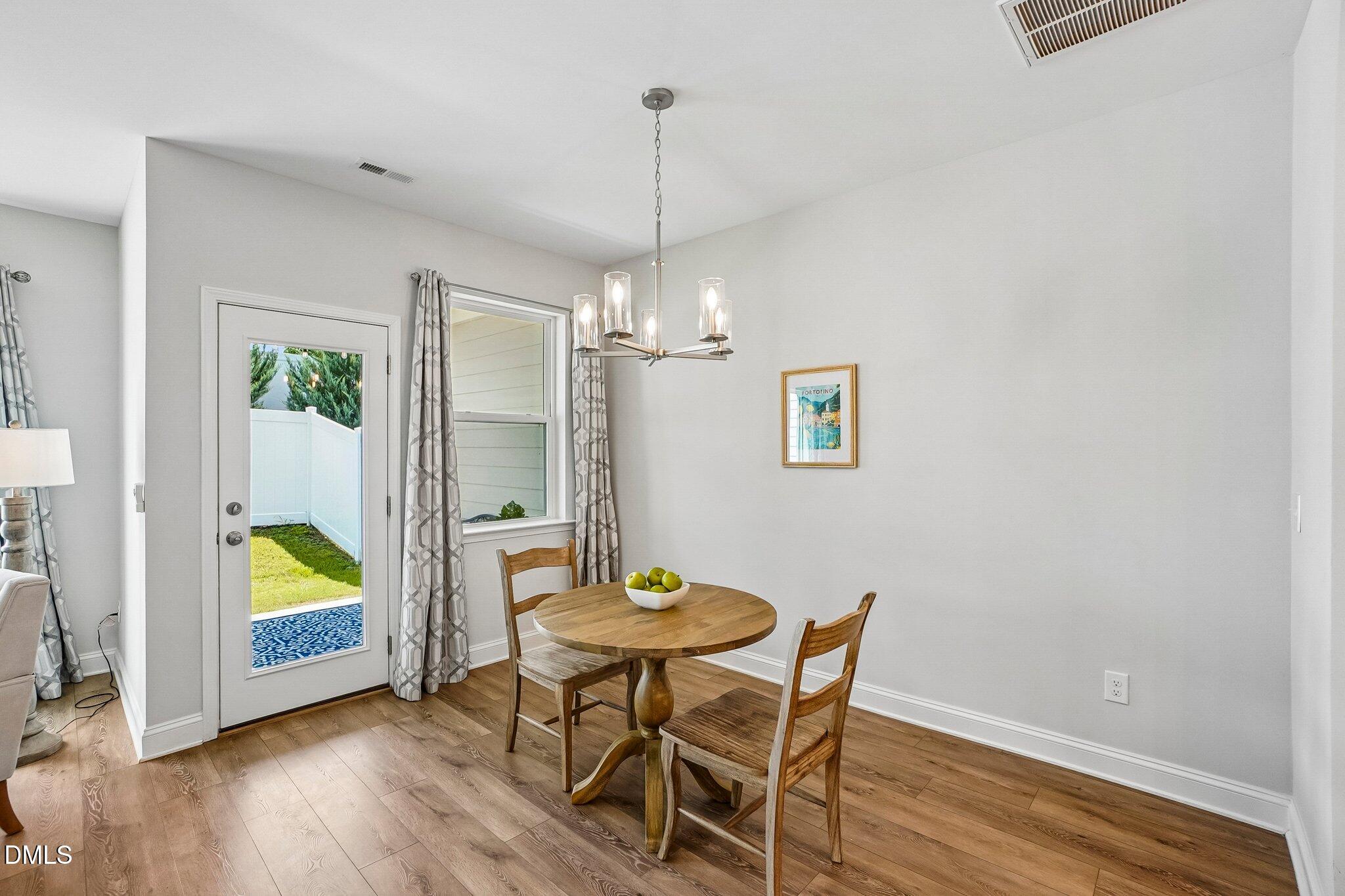 1207 Canary Pepper Drive Property Photo 4