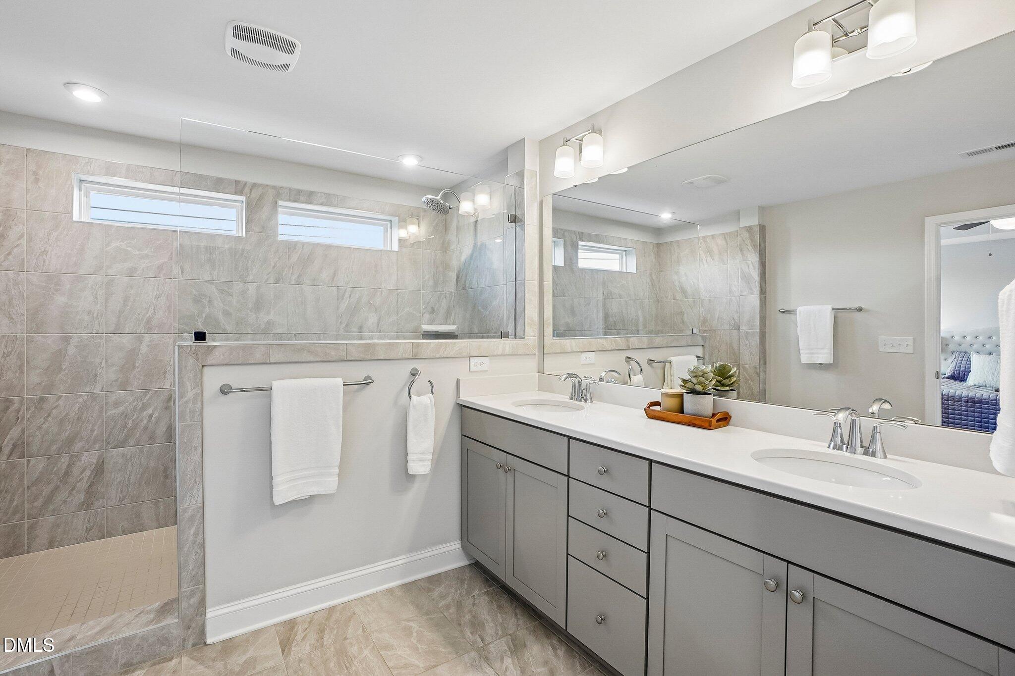 1207 Canary Pepper Drive Property Photo 13
