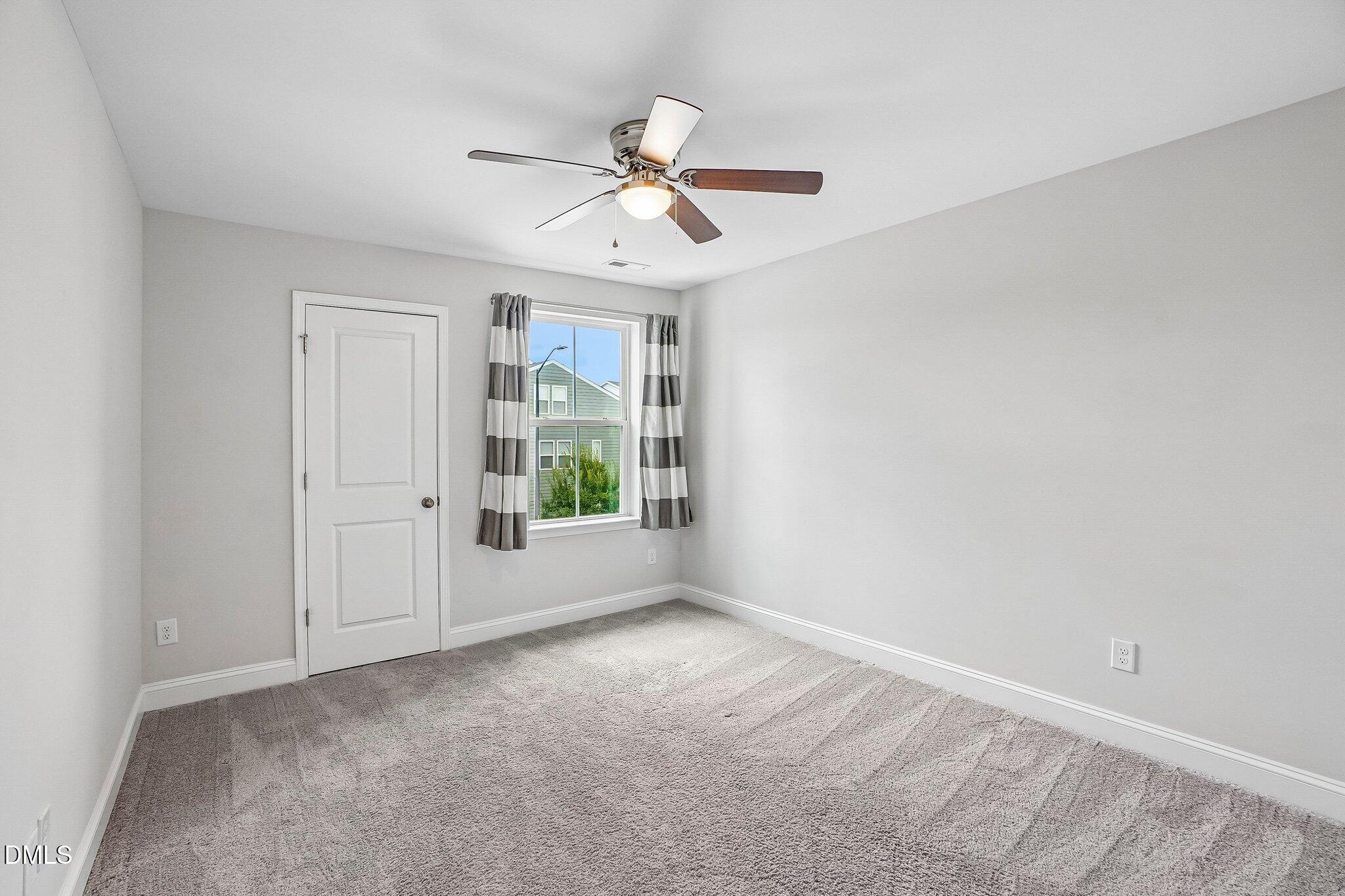 1207 Canary Pepper Drive Property Photo 16