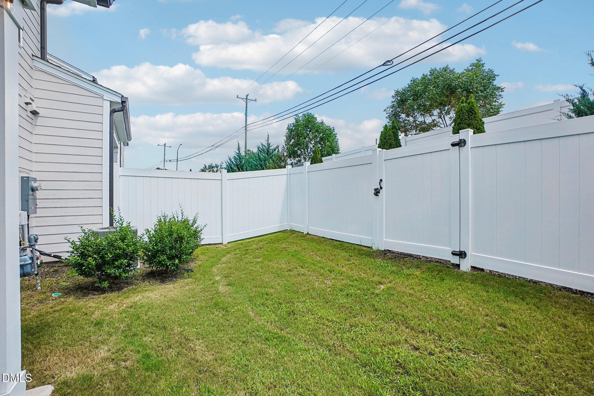 1207 Canary Pepper Drive Property Photo 21