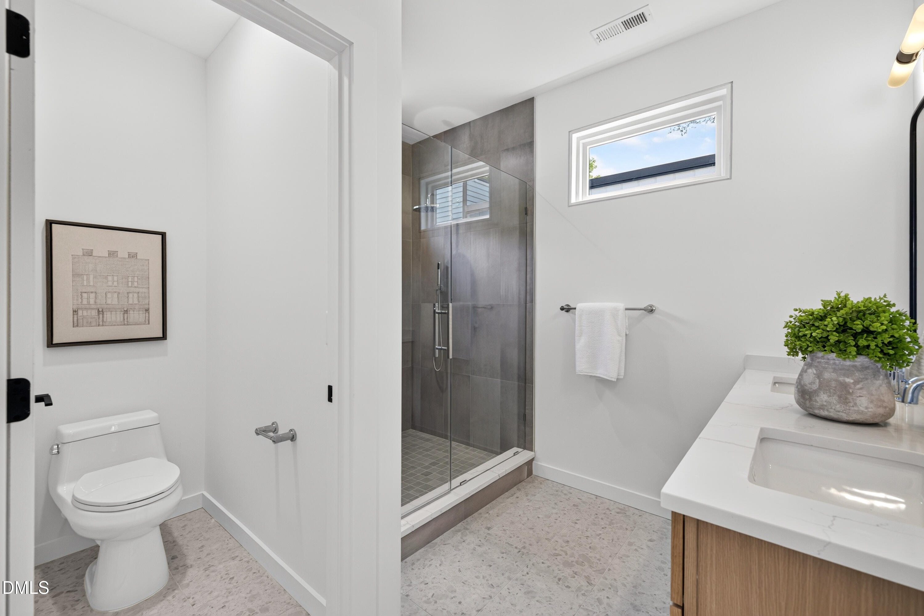 301.5 Bickett Boulevard Property Photo 22
