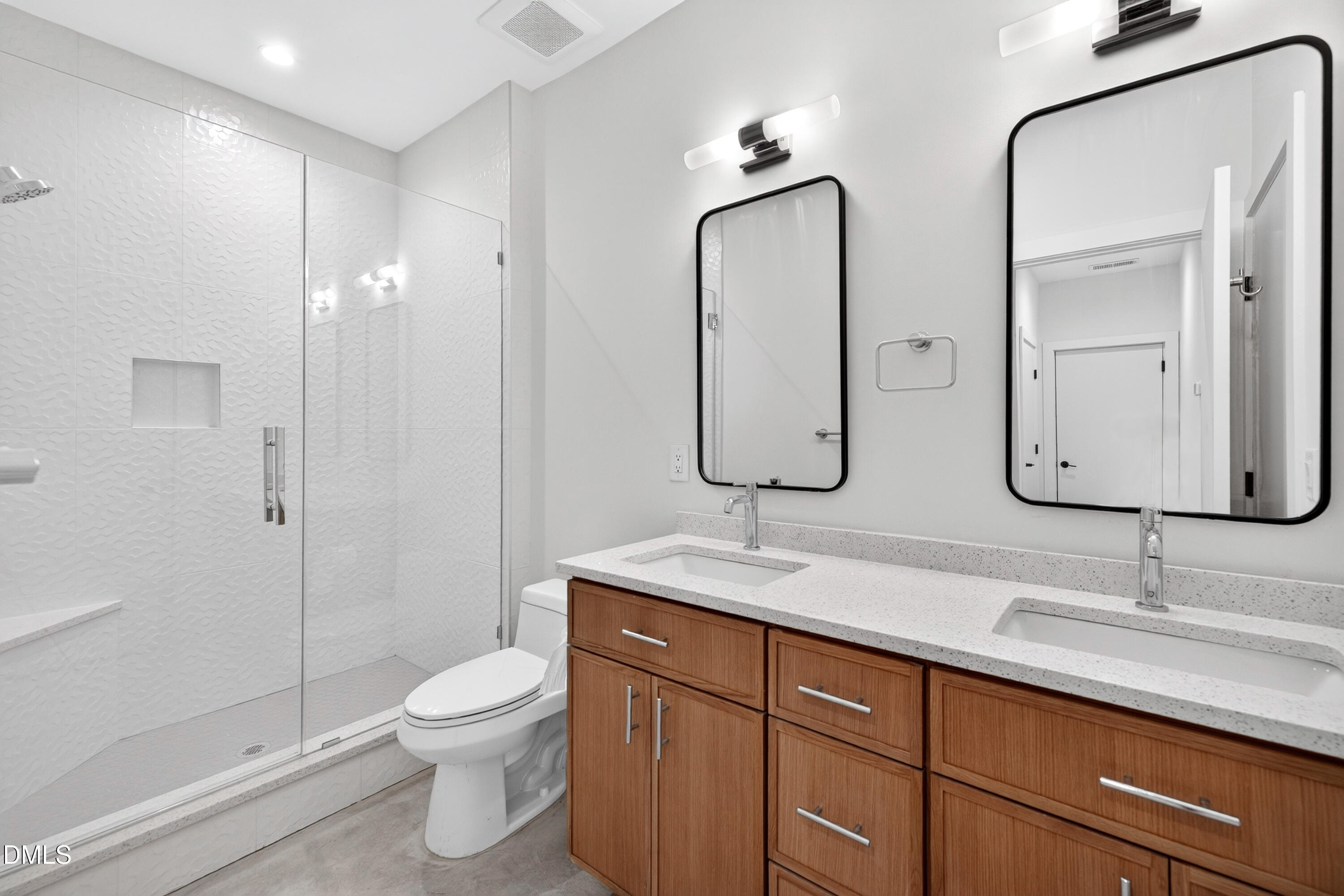 301.5 Bickett Boulevard Property Photo 32