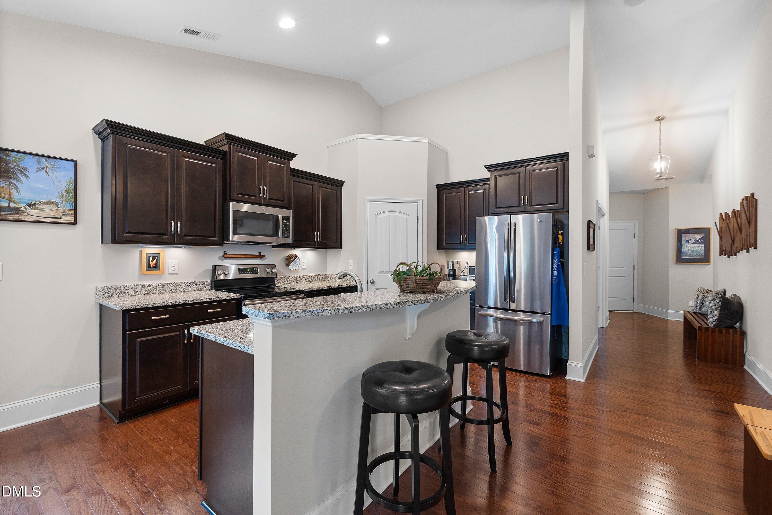 613 Minerva Dale Drive Property Photo 6