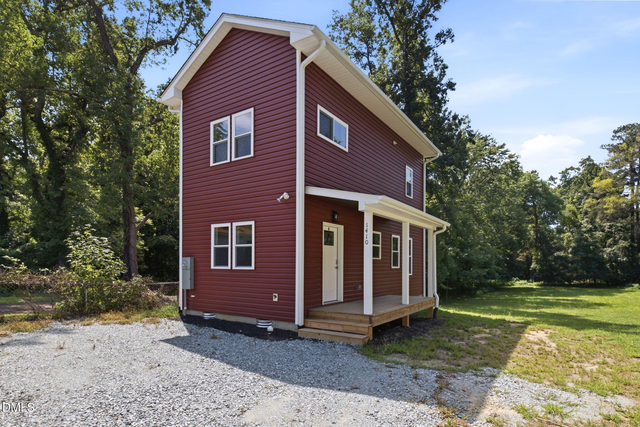 1410 B Maplewood Drive Property Photo 1