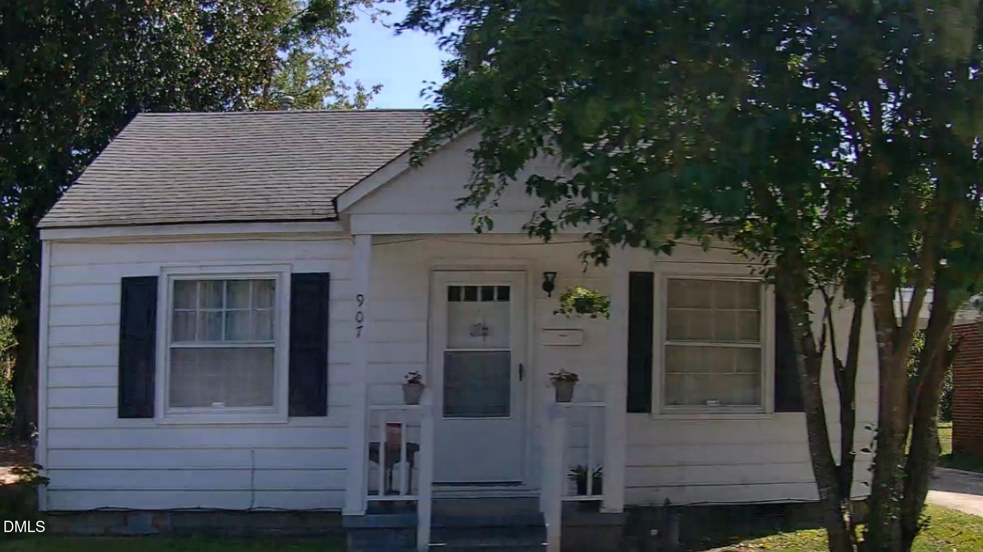 907 Belmont Avenue Sw Property Photo 1