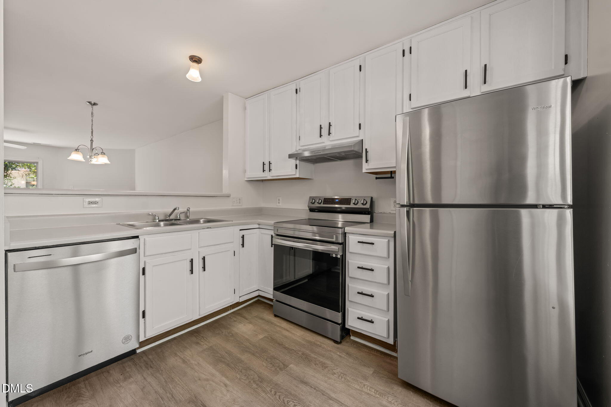 5551 Fieldcross Court Property Photo 4