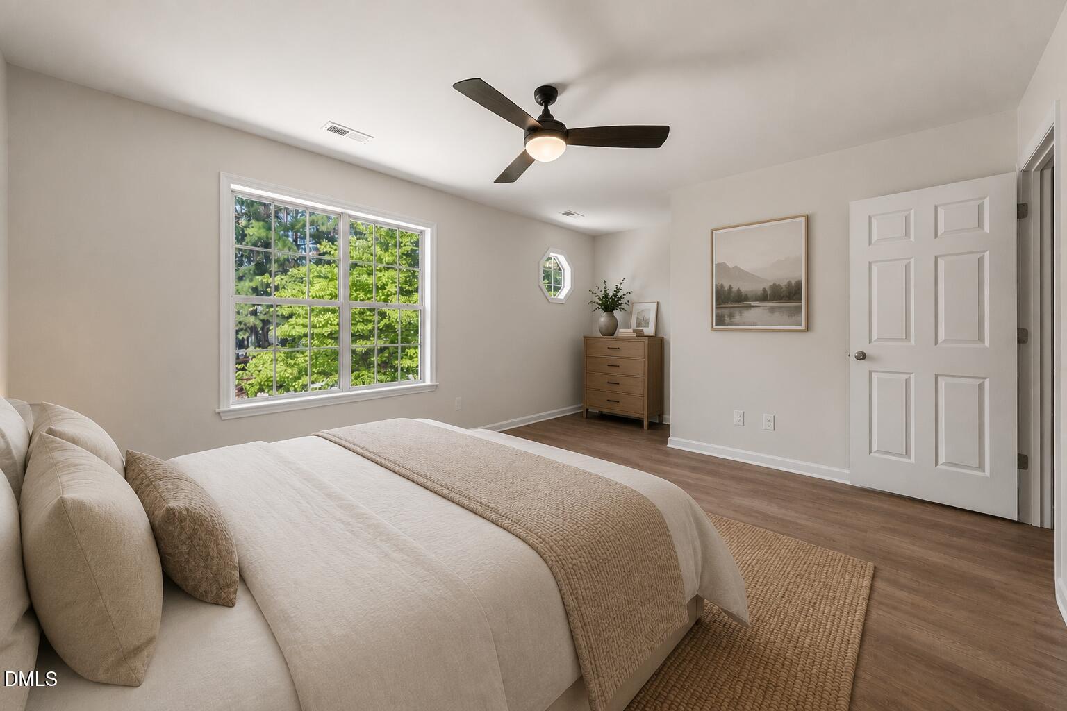 5551 Fieldcross Court Property Photo 6