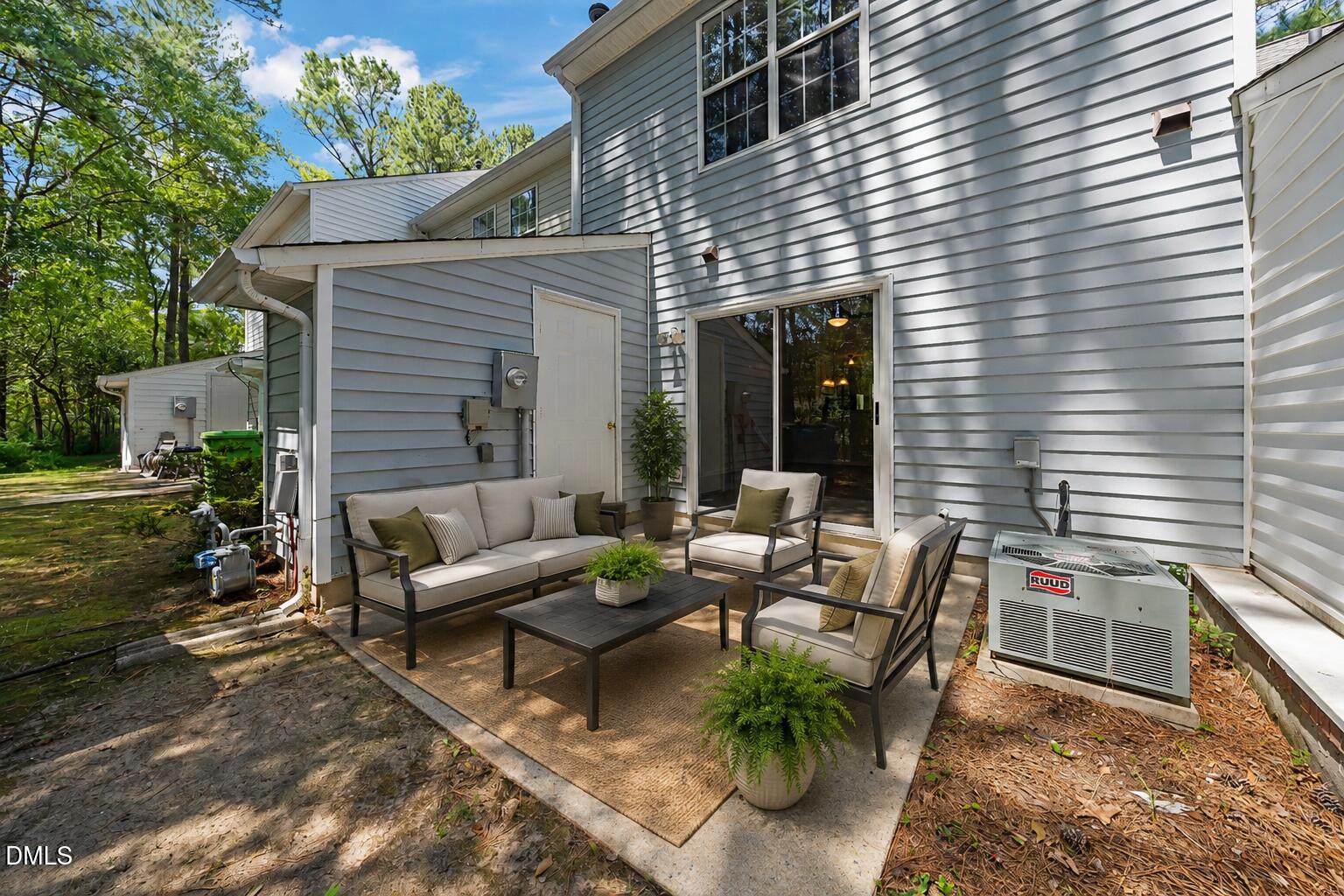 5551 Fieldcross Court Property Photo 7