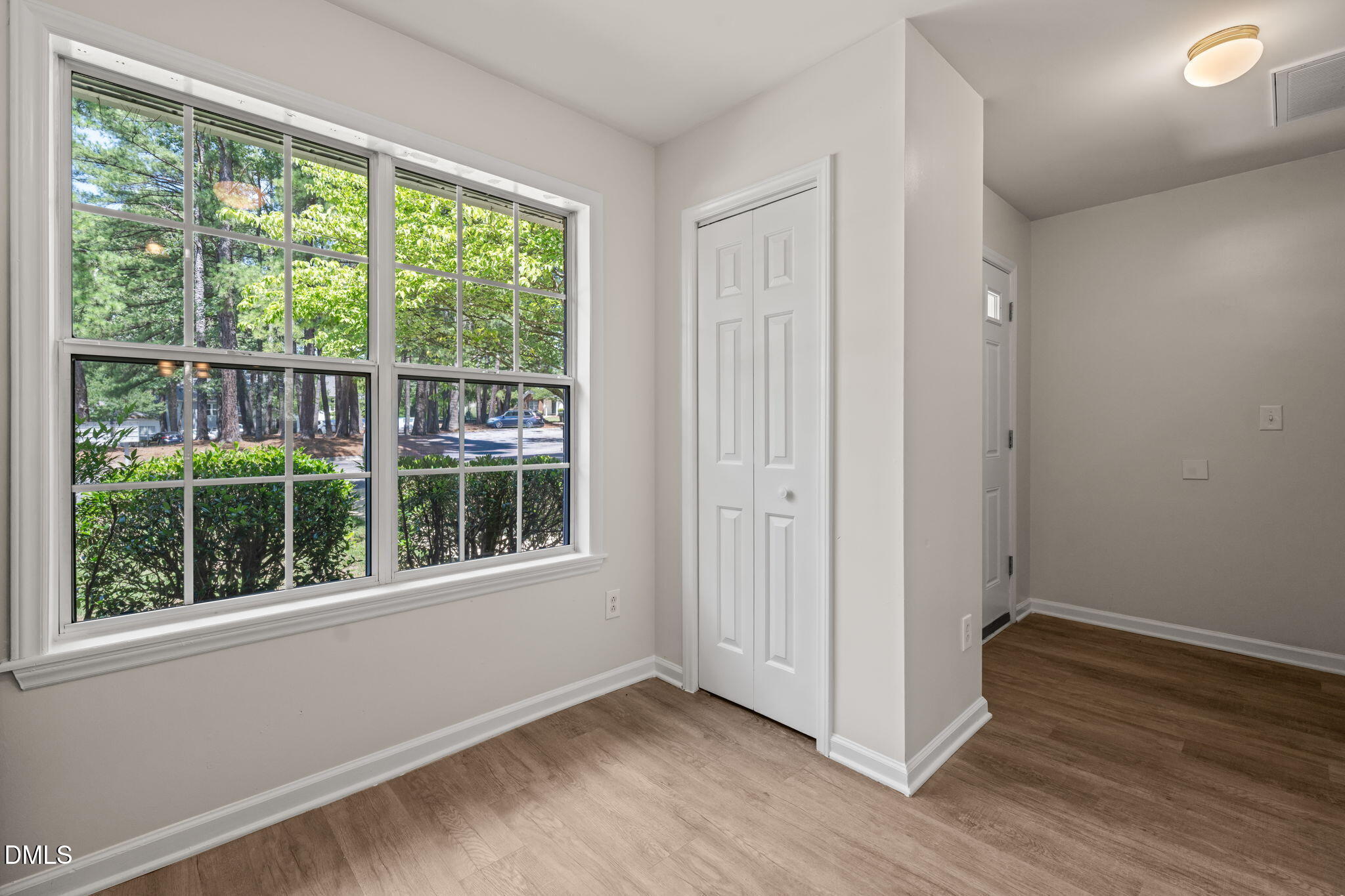 5551 Fieldcross Court Property Photo 12