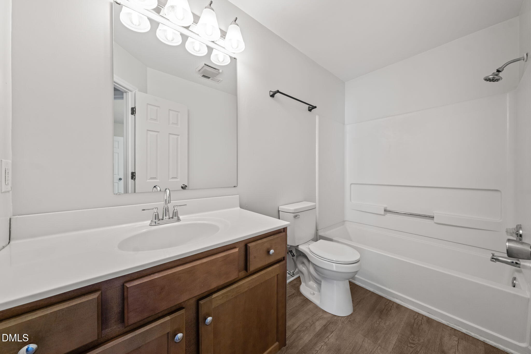 5551 Fieldcross Court Property Photo 16