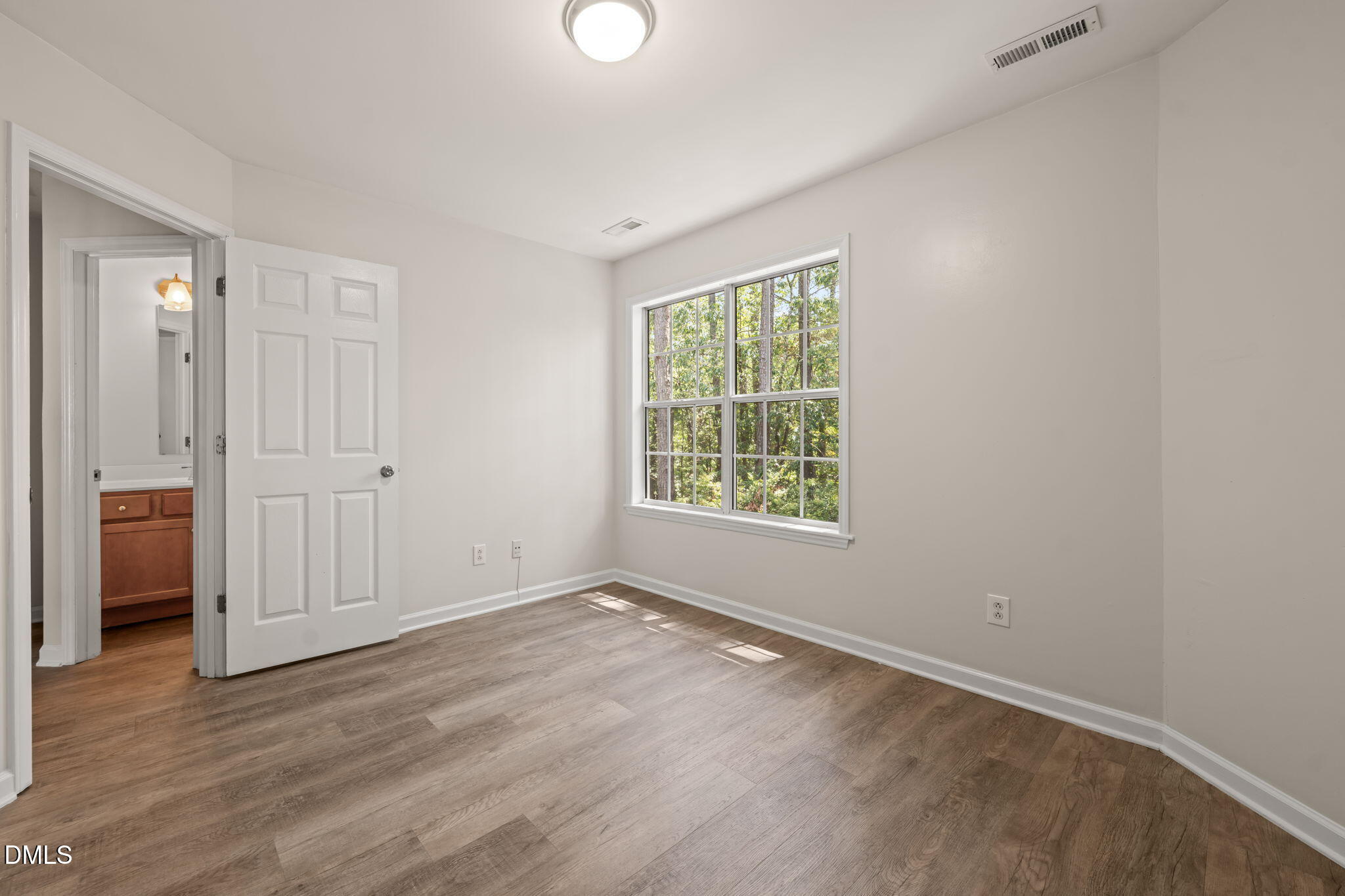 5551 Fieldcross Court Property Photo 17