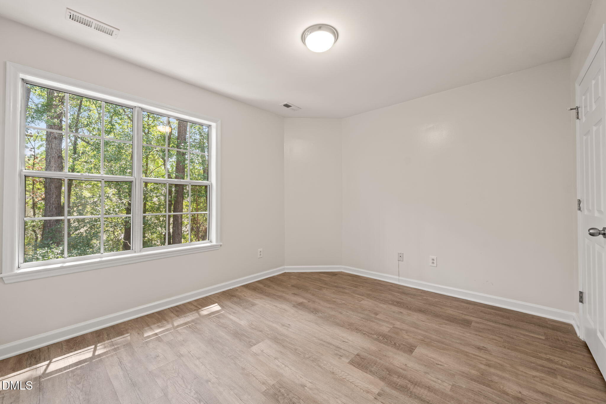 5551 Fieldcross Court Property Photo 18