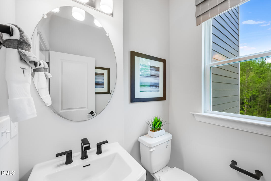 582 Macmillan Way Property Photo 15