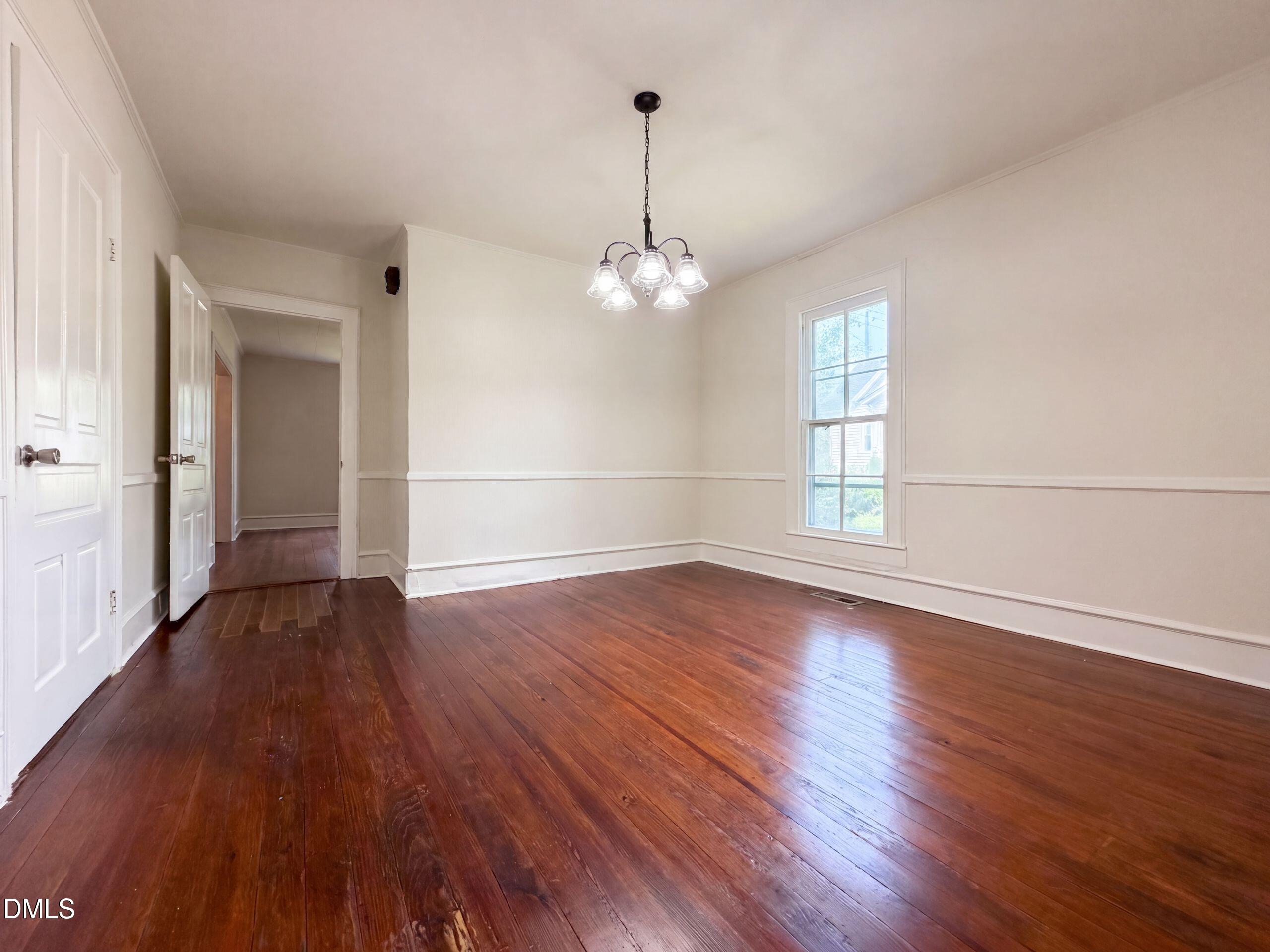 216 E Horne Street Property Photo 6