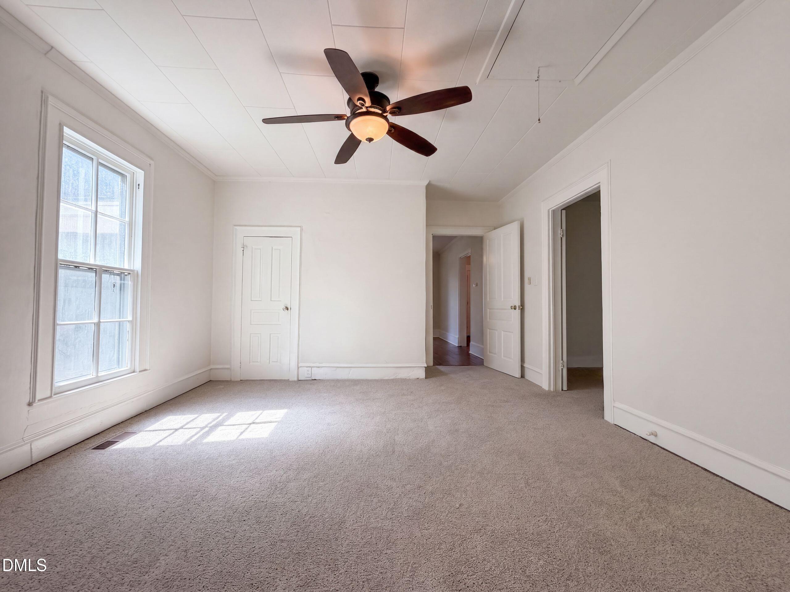 216 E Horne Street Property Photo 12