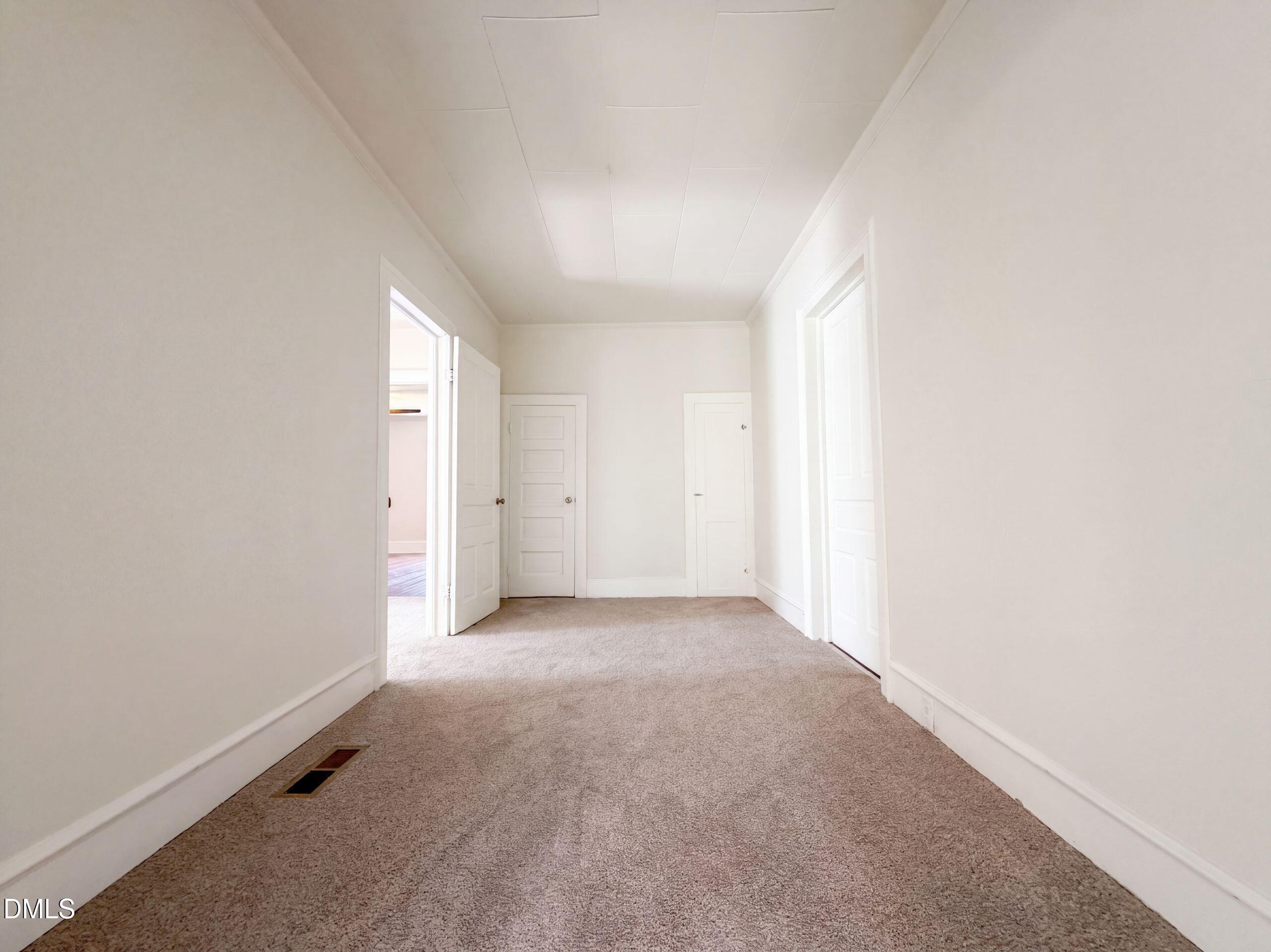 216 E Horne Street Property Photo 15