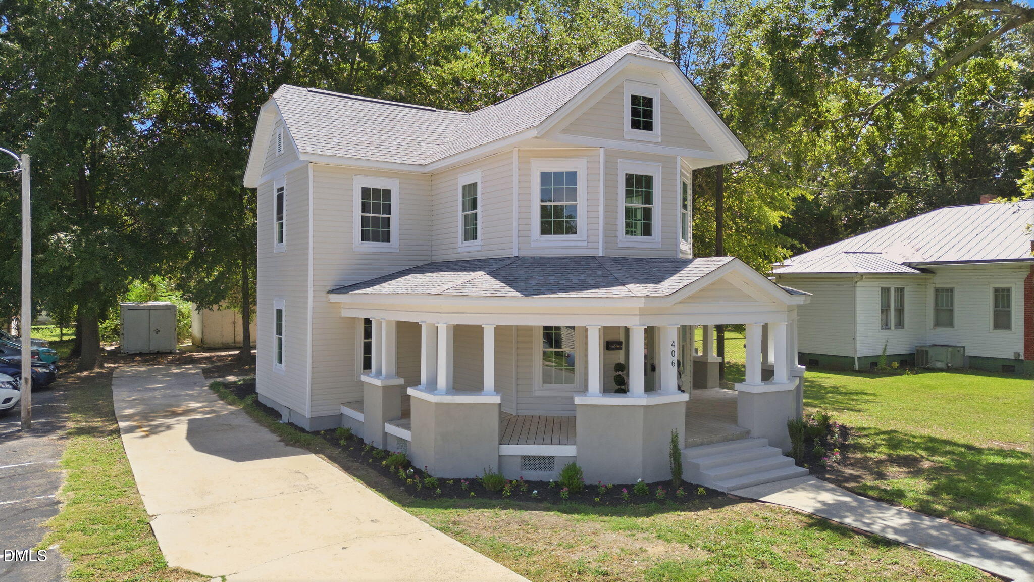 406 N Webb Street Property Photo 1