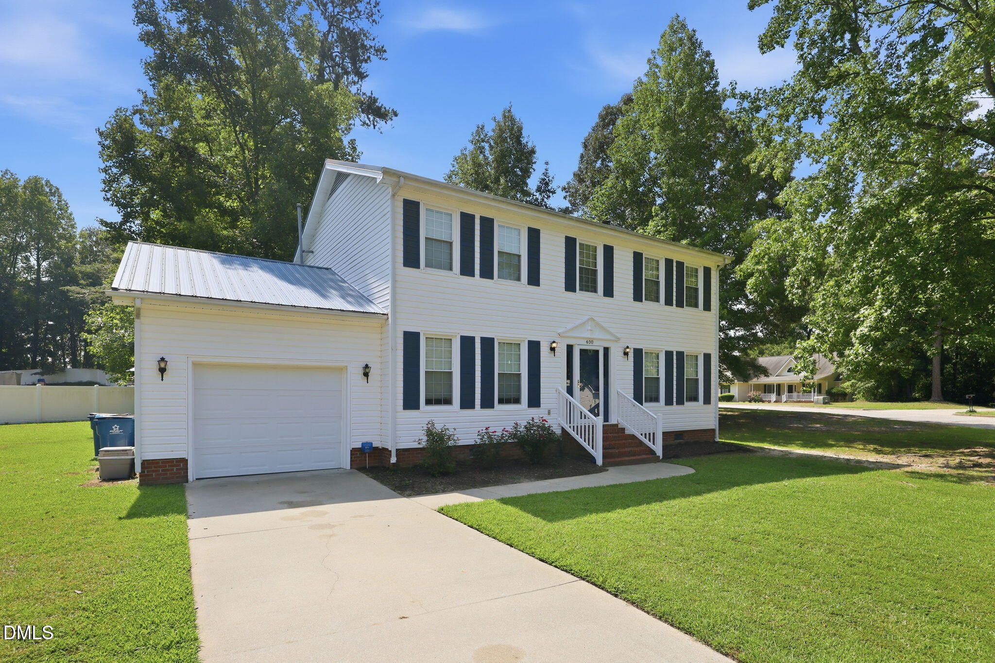 400 Thorndale Drive Property Photo 10