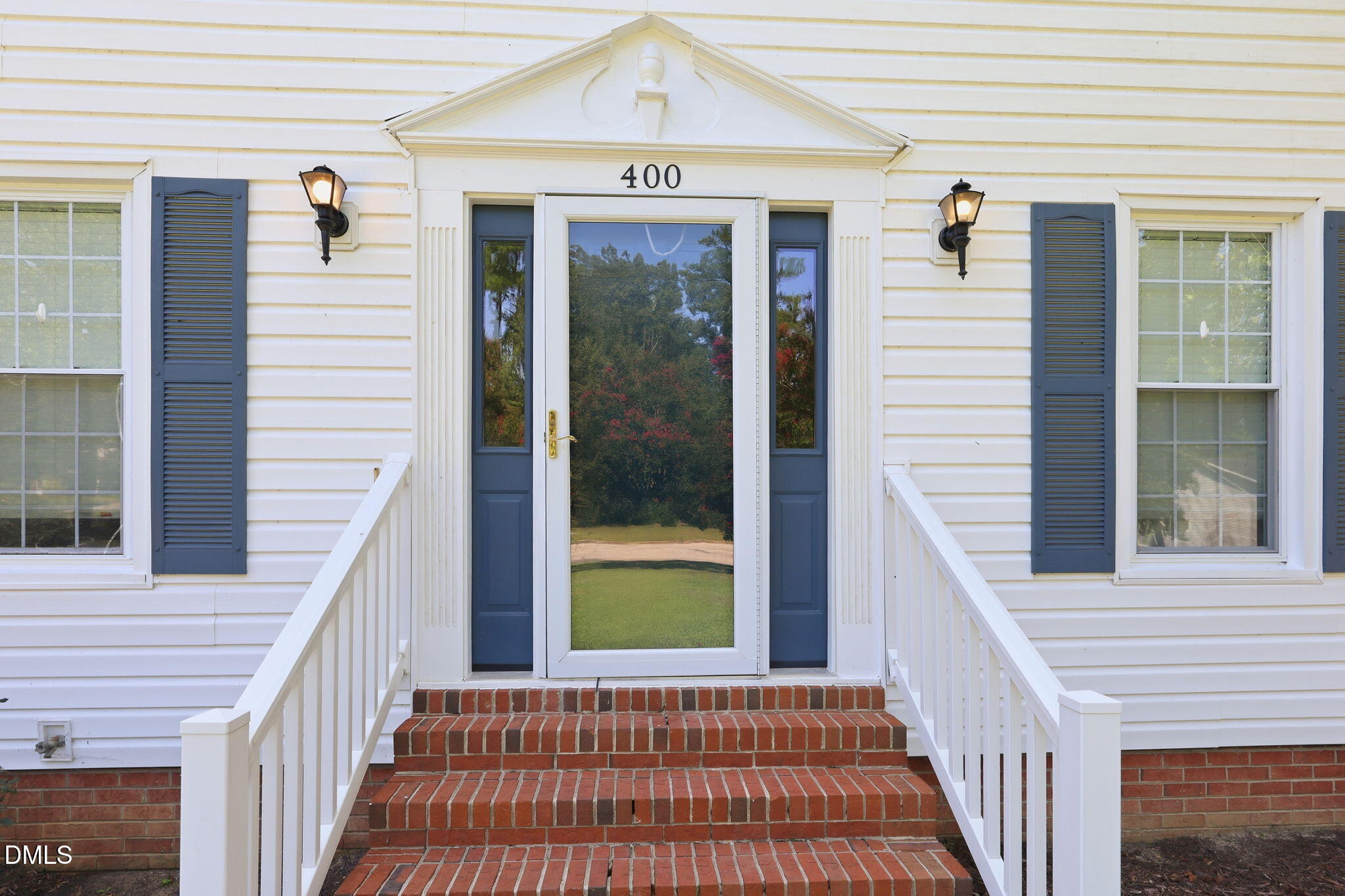 400 Thorndale Drive Property Photo 11