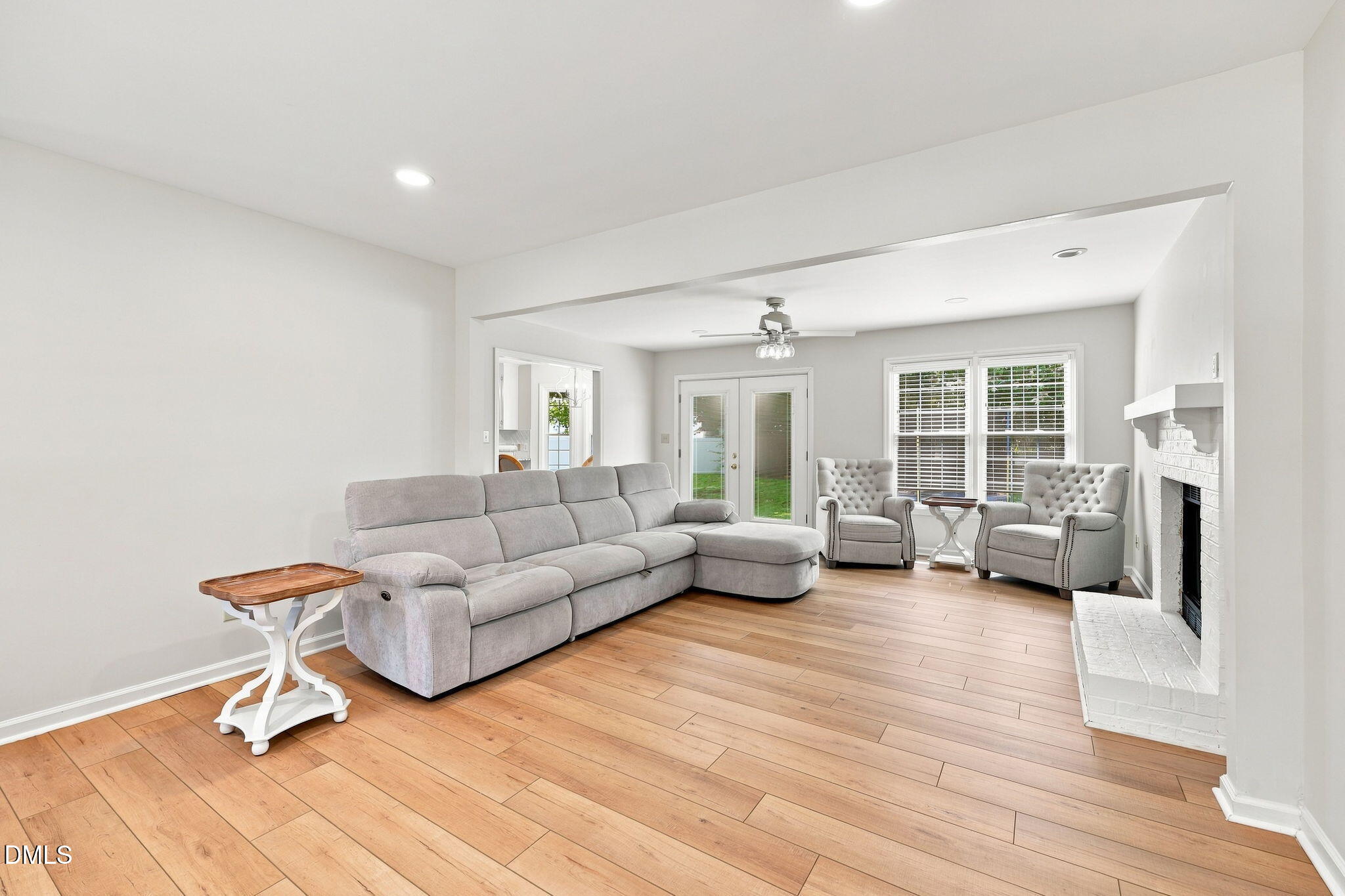 400 Thorndale Drive Property Photo 15