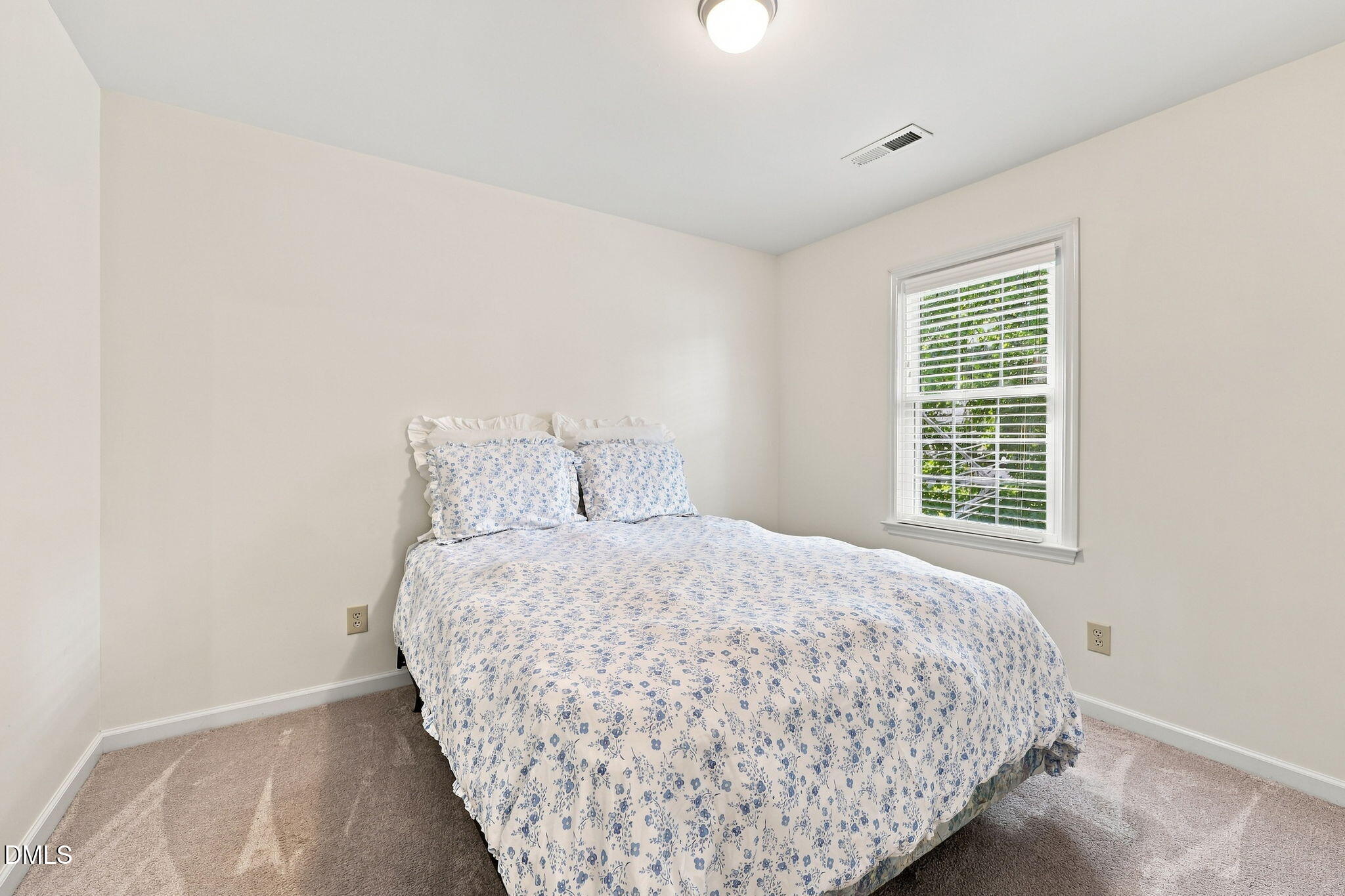 400 Thorndale Drive Property Photo 33