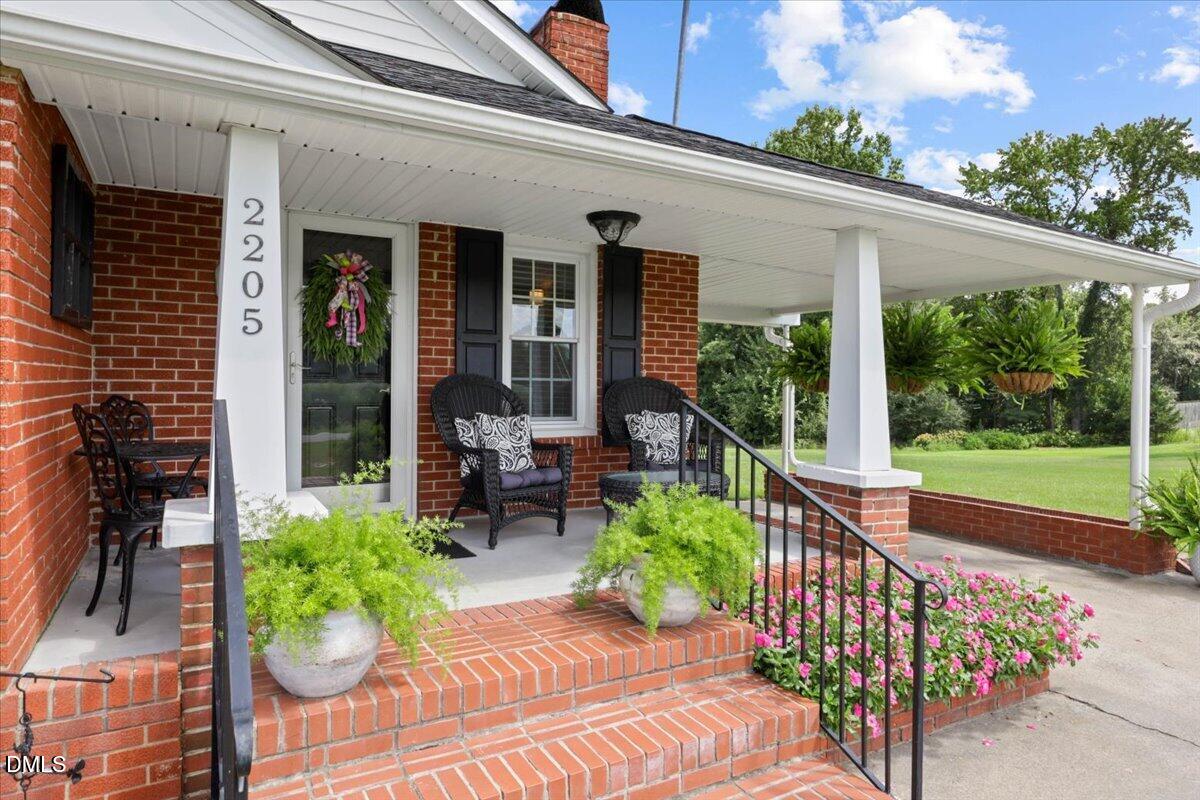 2205 Thompson Road Property Photo 1