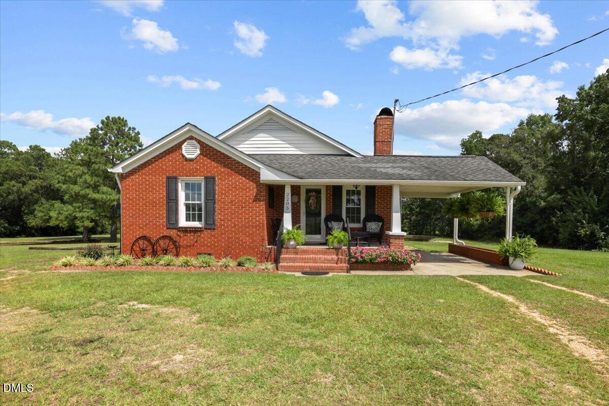 2205 Thompson Road Property Photo 2