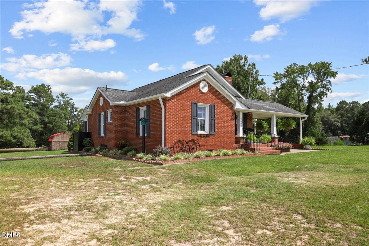 2205 Thompson Road Property Photo 3