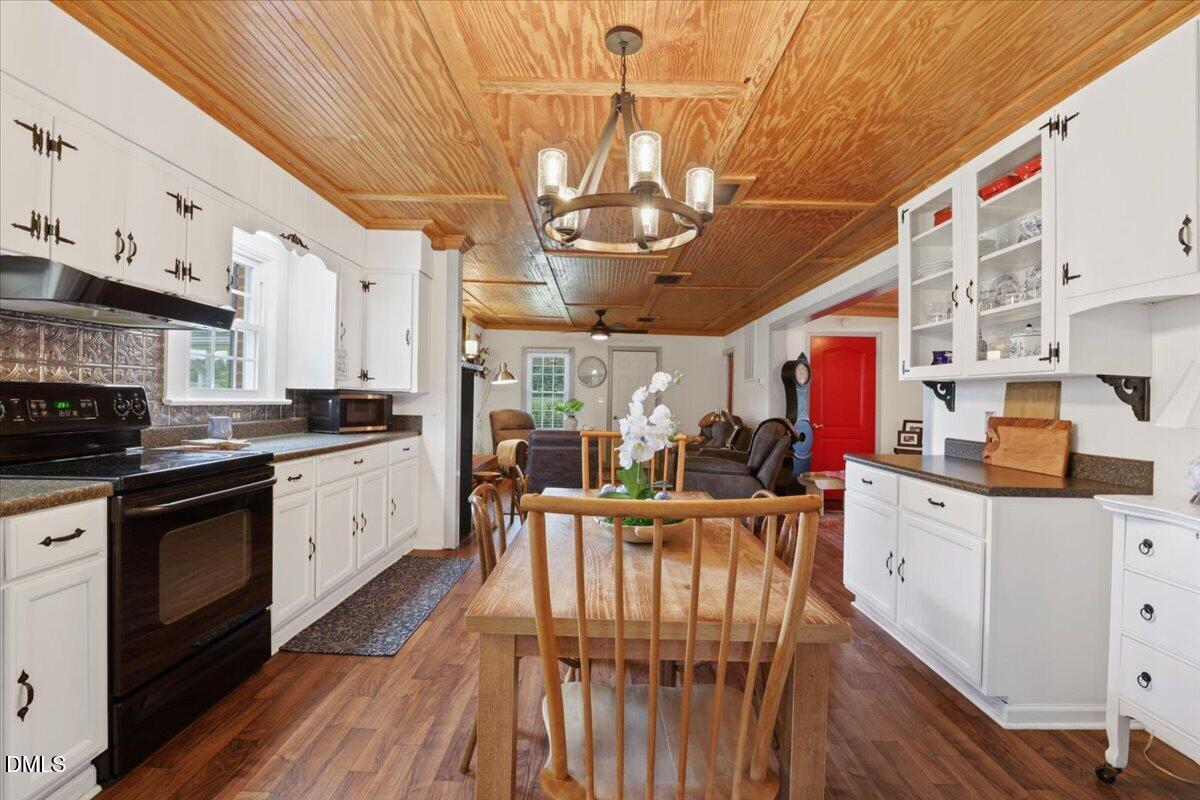 2205 Thompson Road Property Photo 17