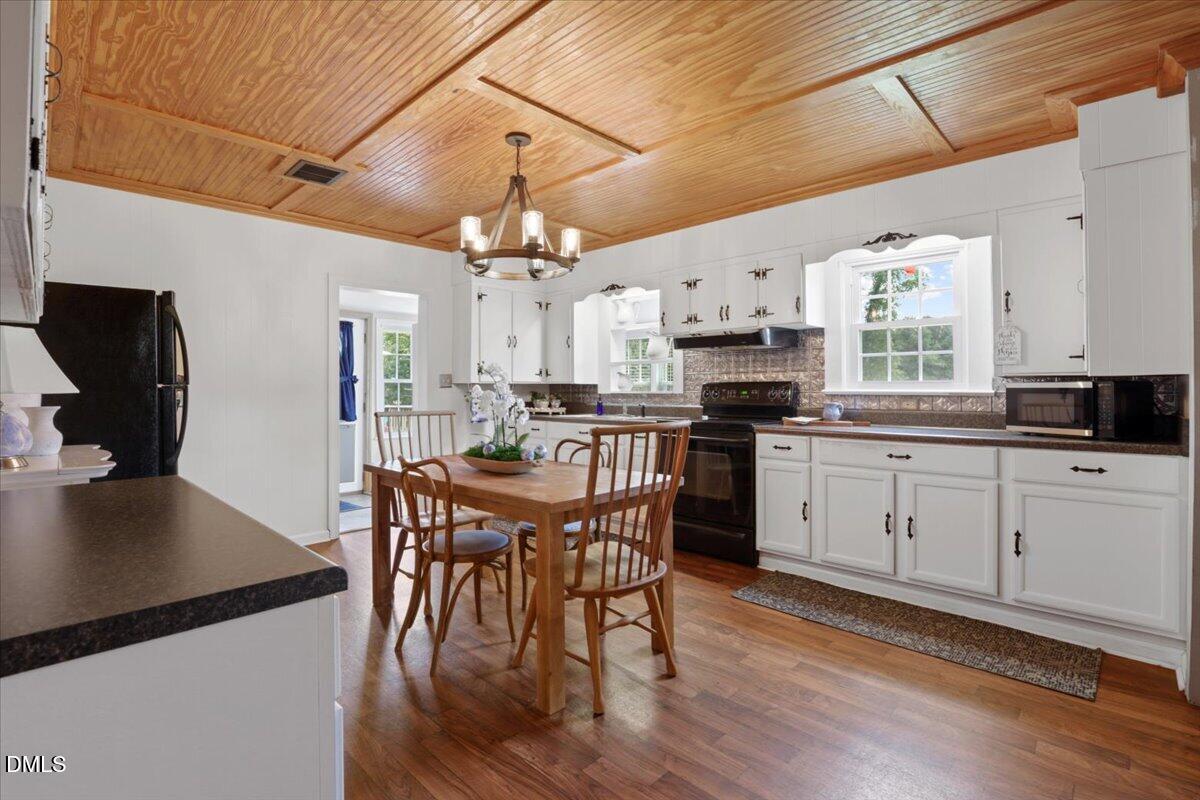 2205 Thompson Road Property Photo 18