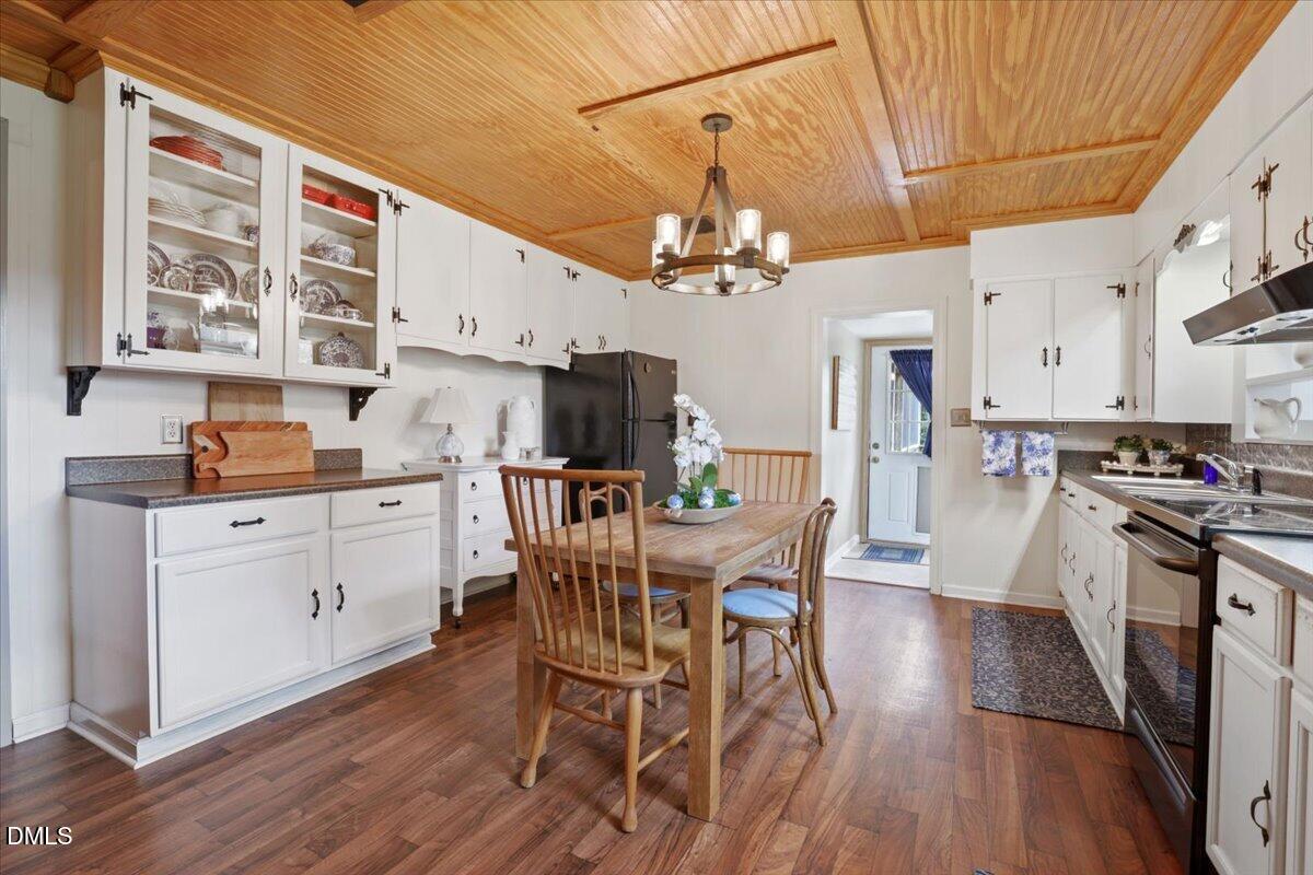 2205 Thompson Road Property Photo 19