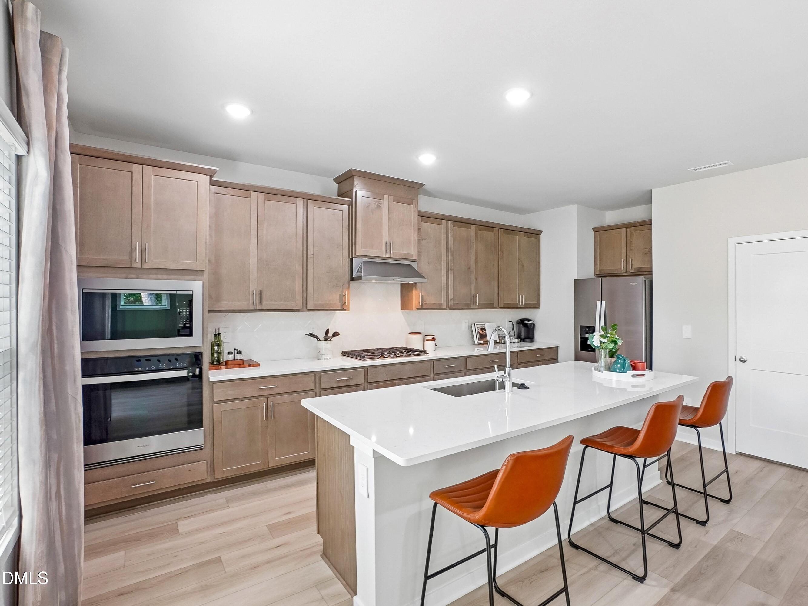 2425 Rosewood Bluff Drive Property Photo 3