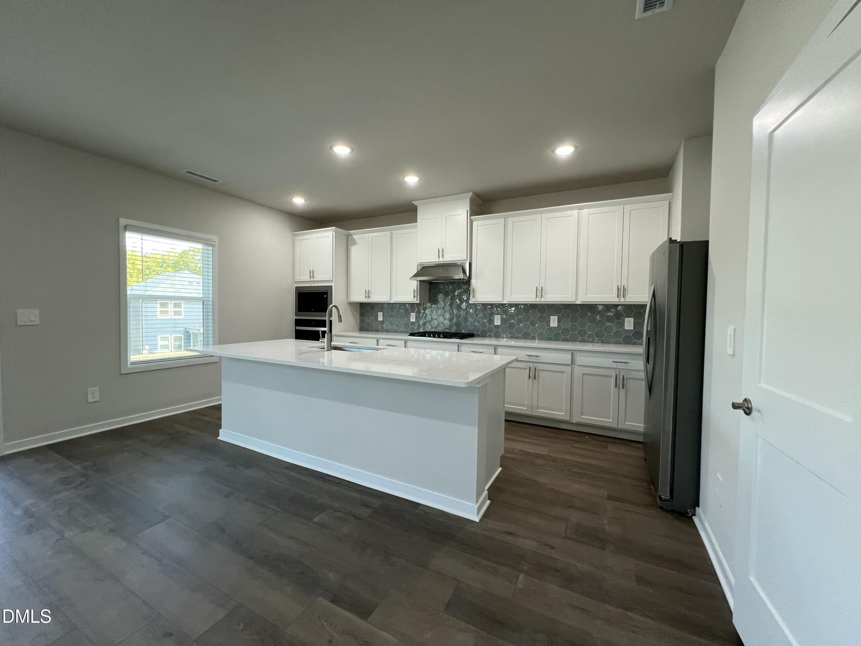 2425 Rosewood Bluff Drive Property Photo 4