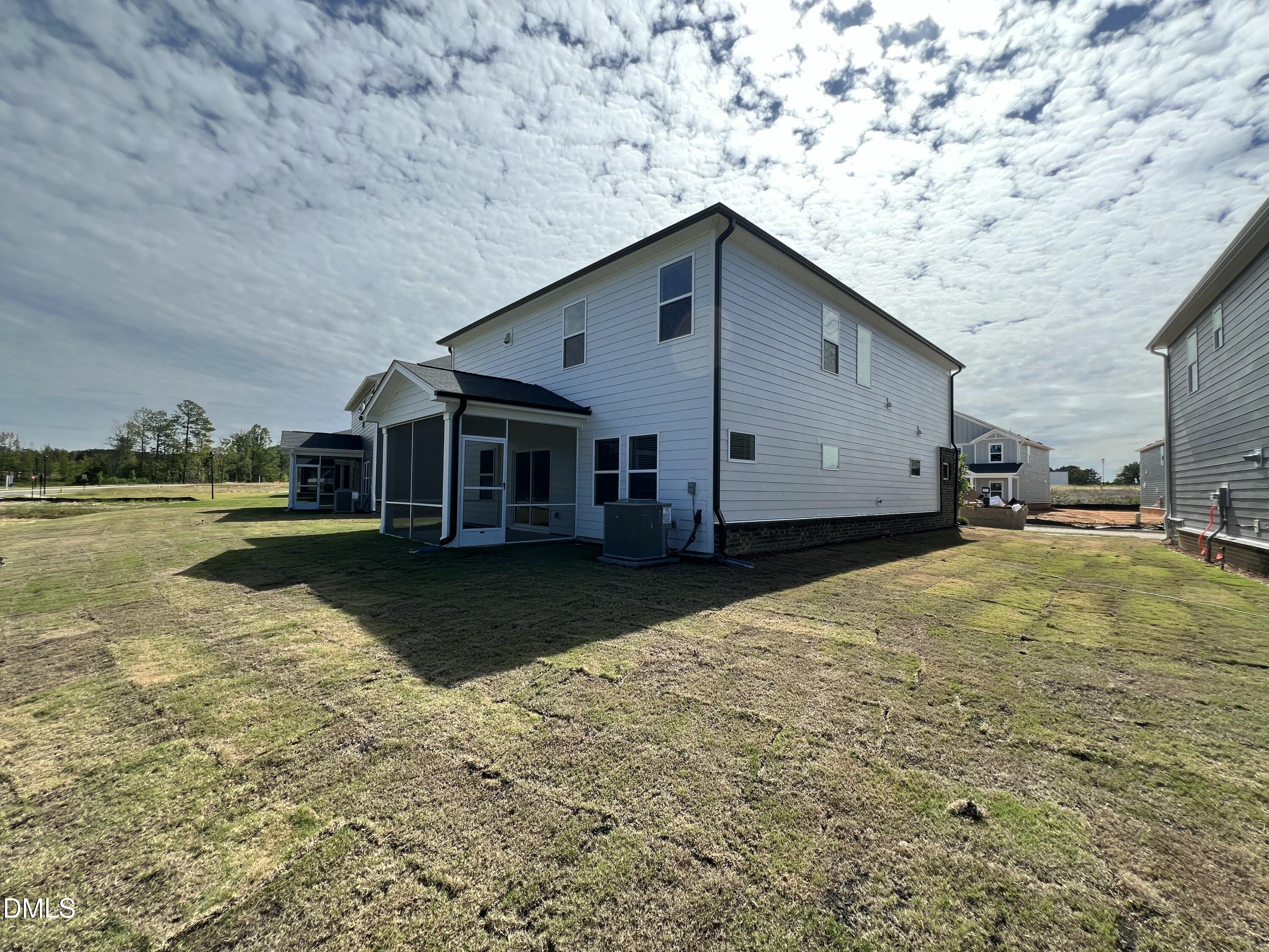2425 Rosewood Bluff Drive Property Photo 9
