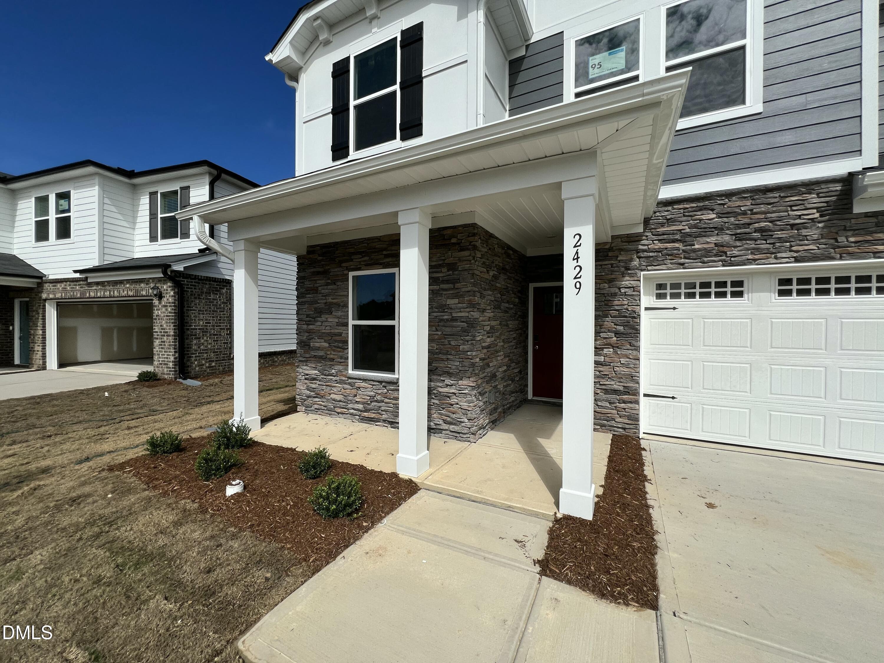 2429 Rosewood Bluff Drive Property Photo 4