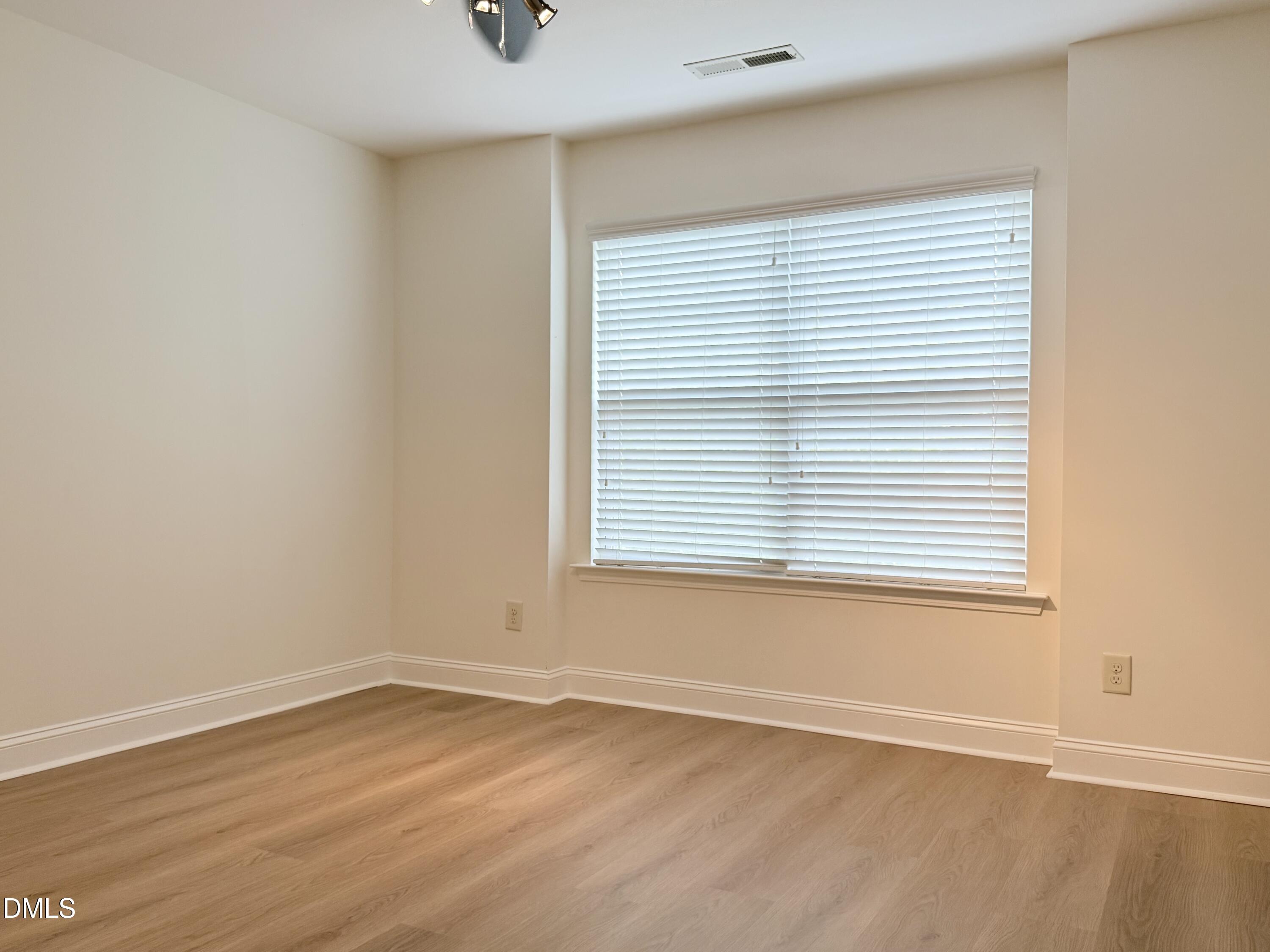 142 Skyros Loop Property Photo 16