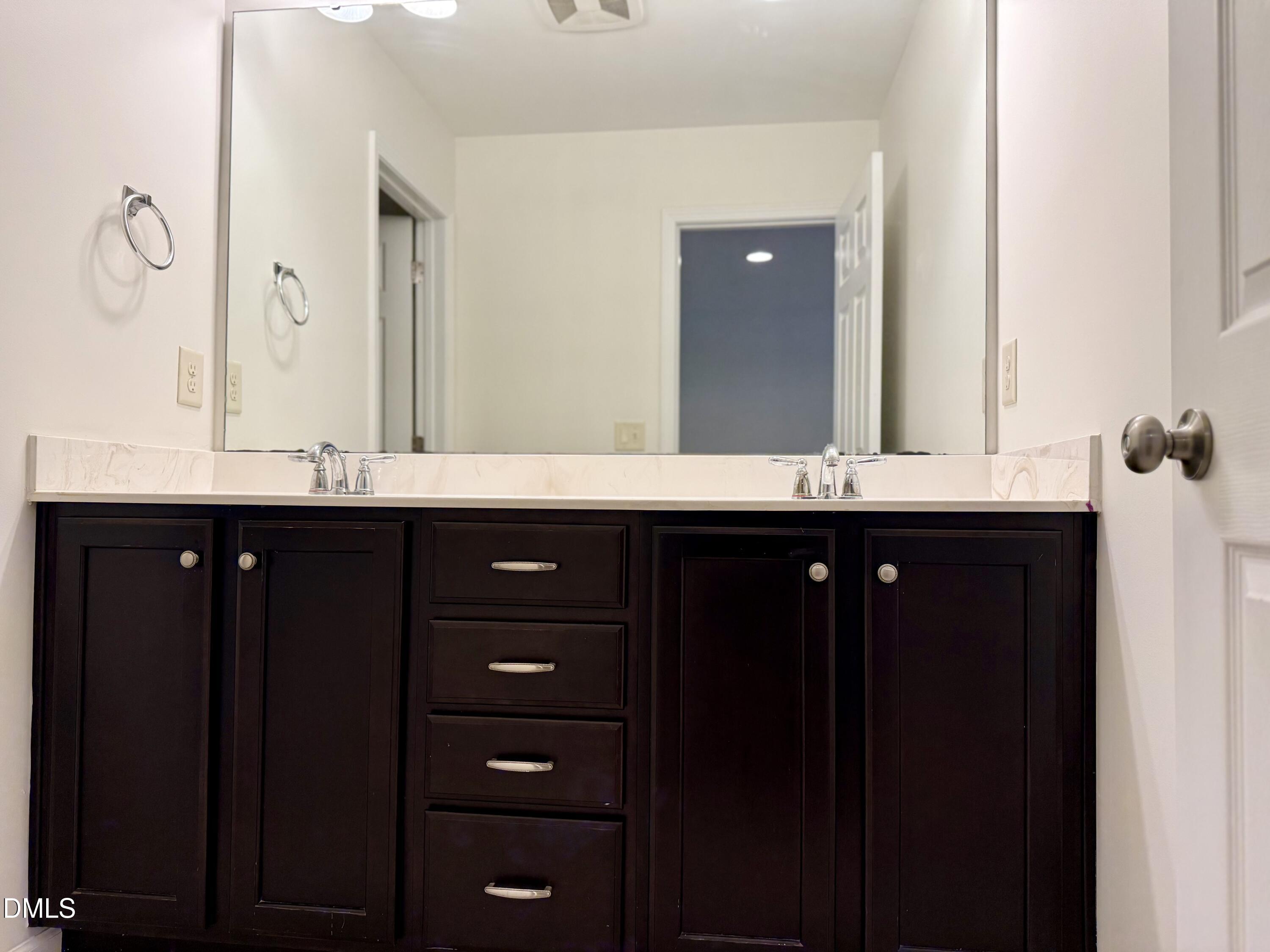 142 Skyros Loop Property Photo 17