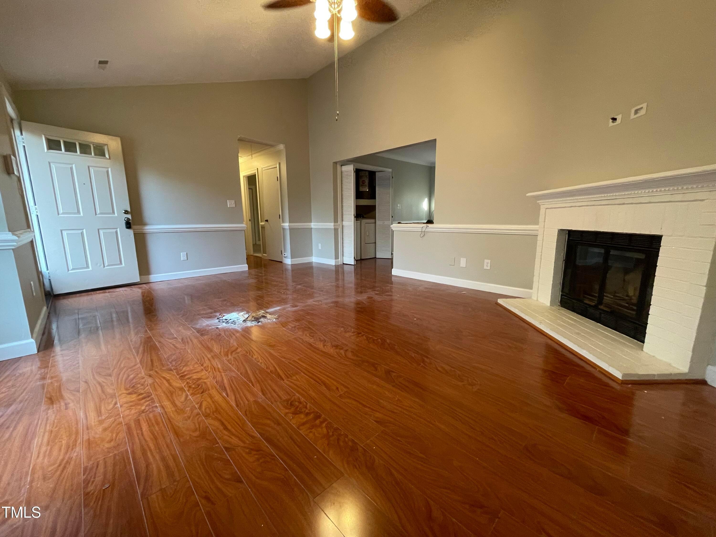 300 W Woodcroft Parkway 33b Property Photo 2