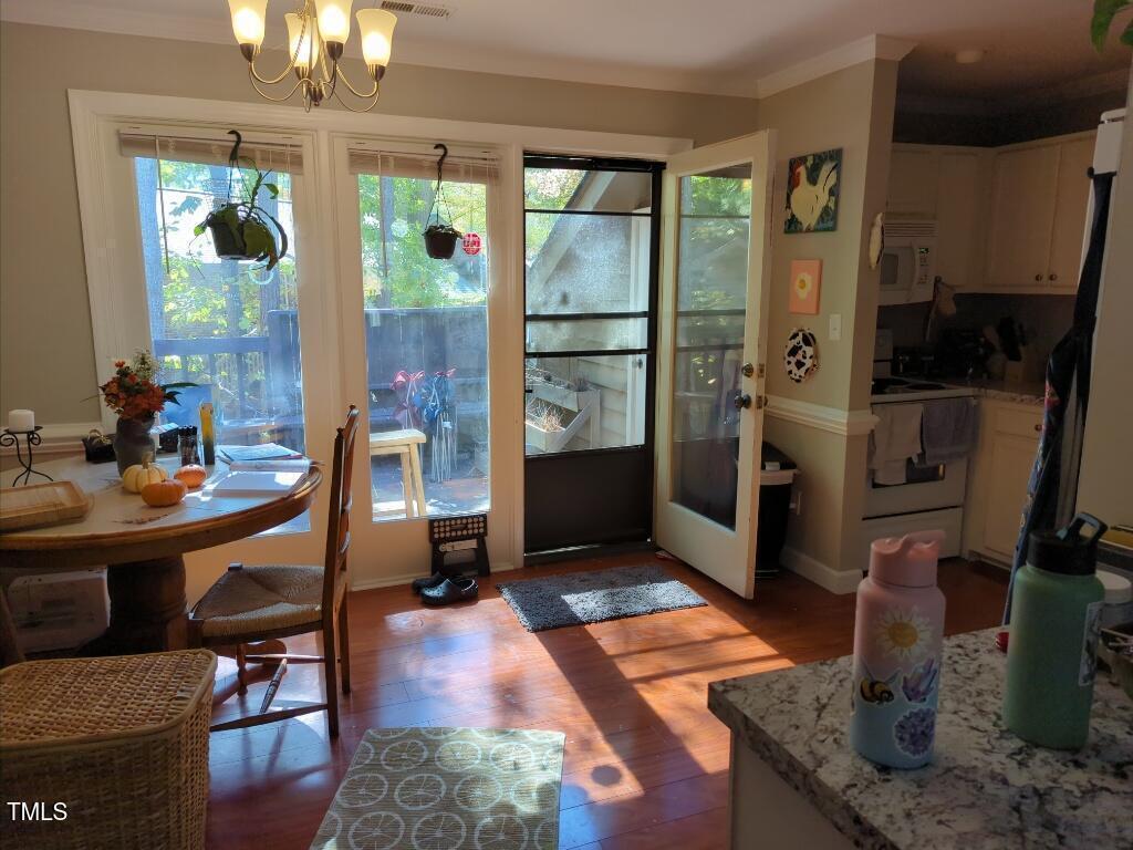 300 W Woodcroft Parkway 33b Property Photo 6