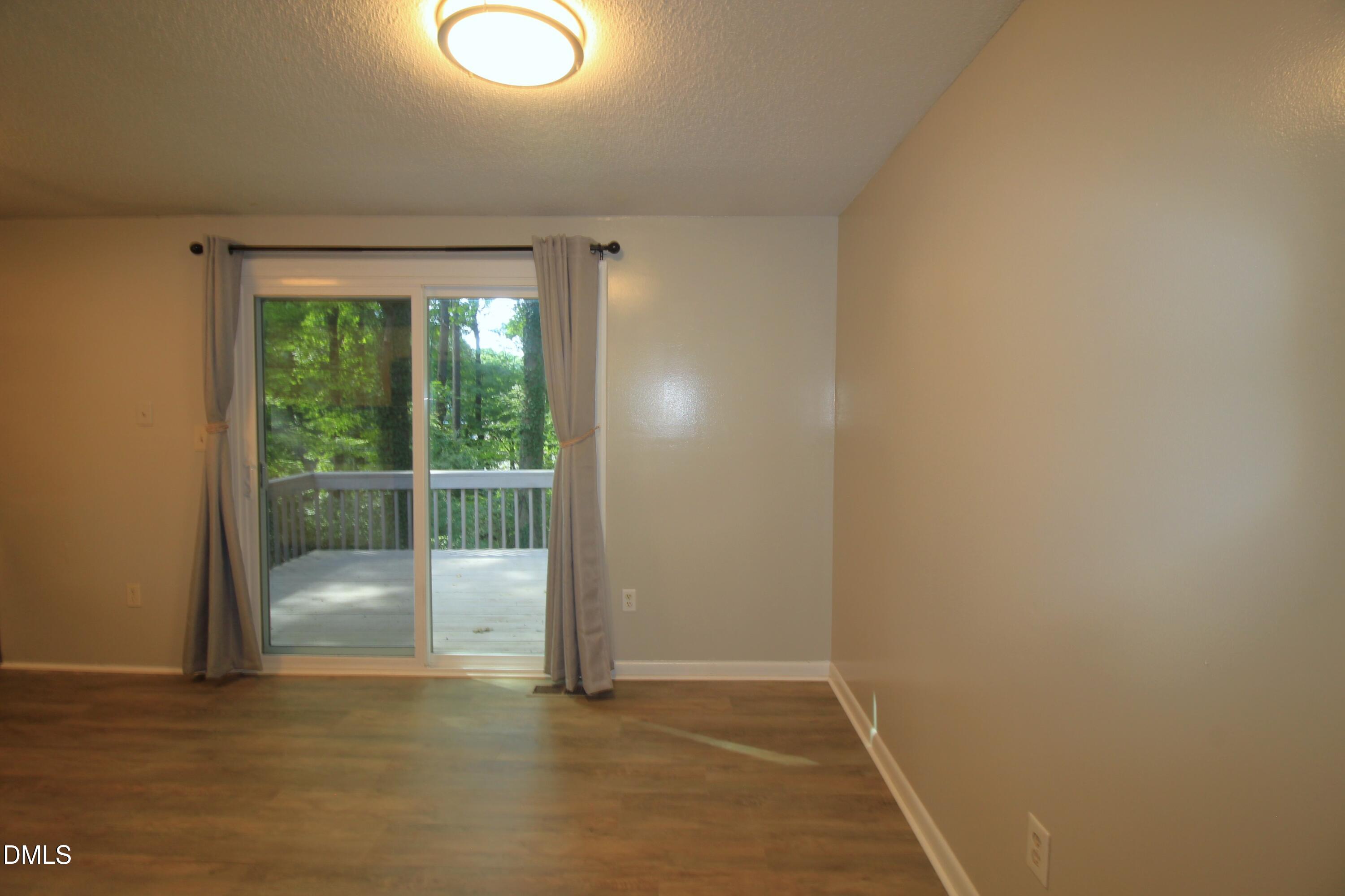 408 Drolmond Drive Property Photo 11