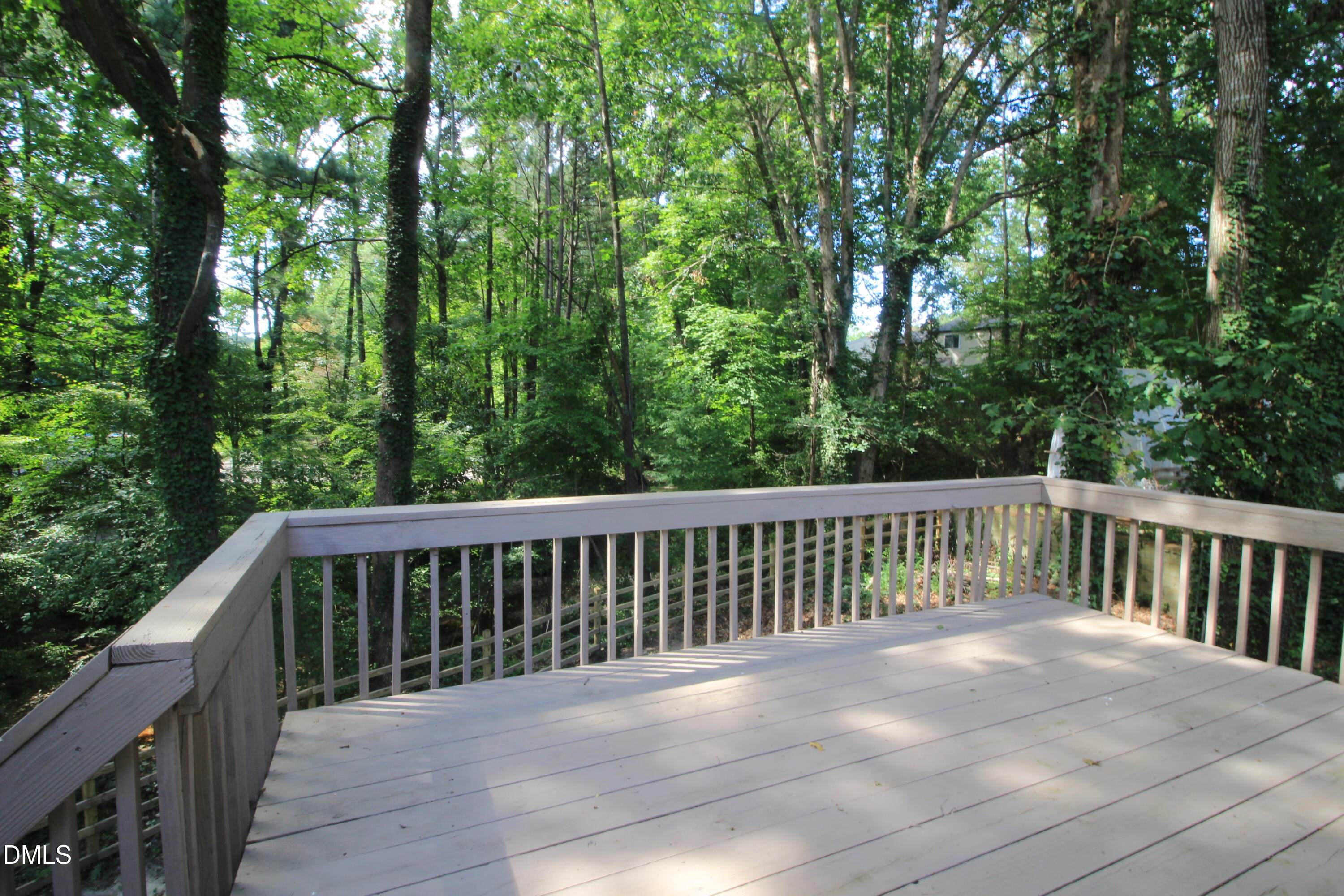 408 Drolmond Drive Property Photo 20