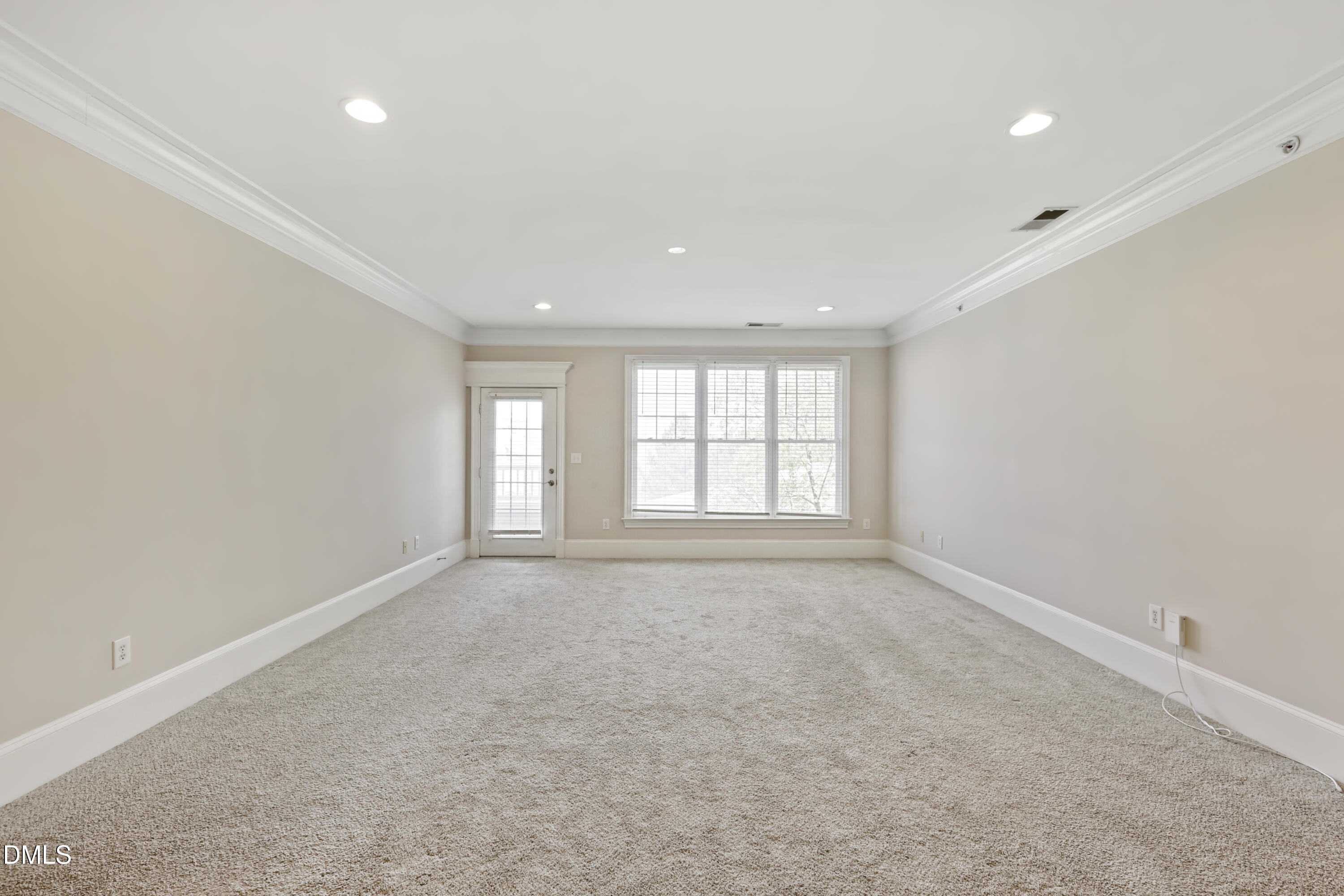 623 Waterford Lake Drive Property Photo 9
