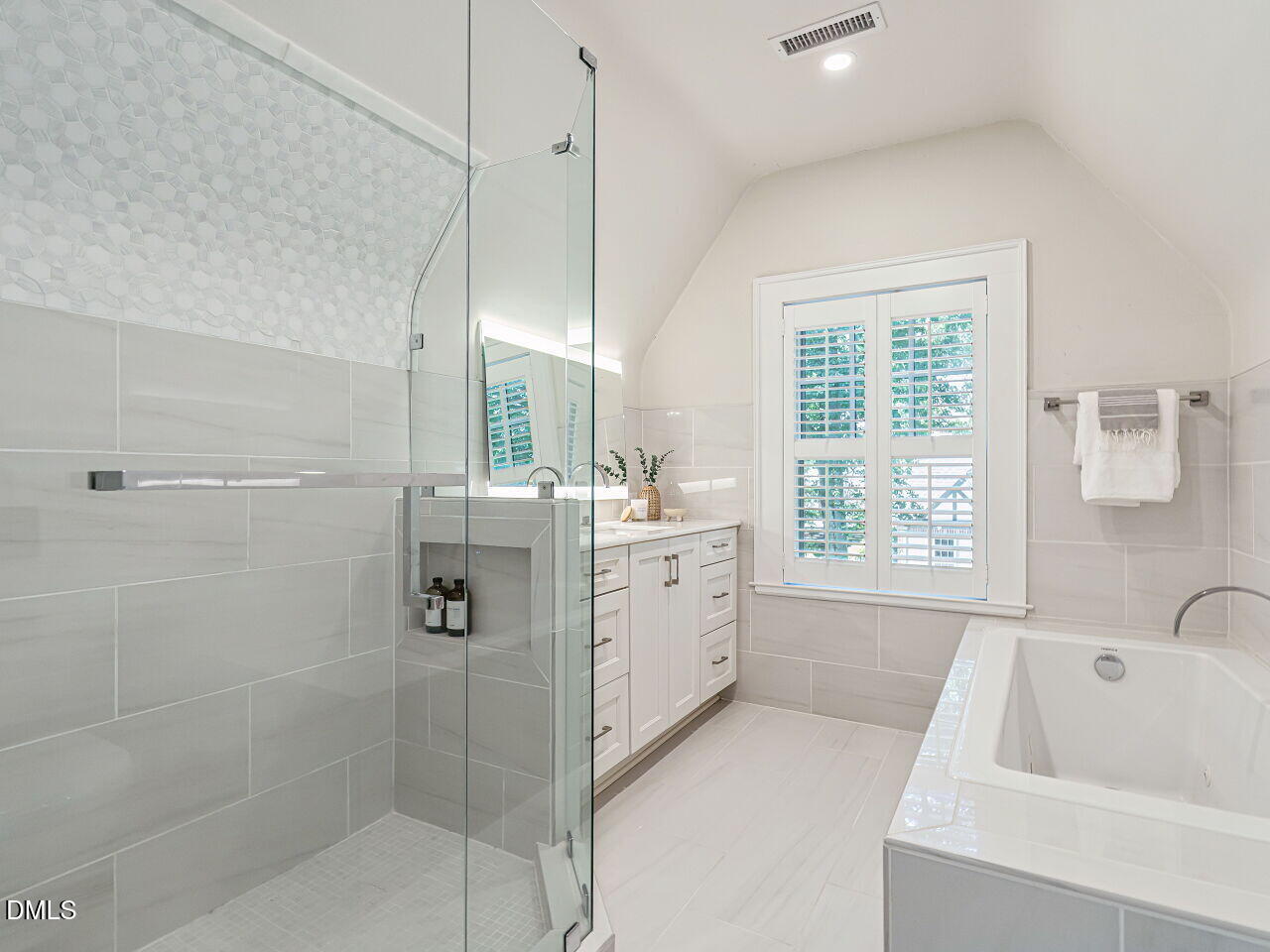 15 Henderson Street Property Photo 33