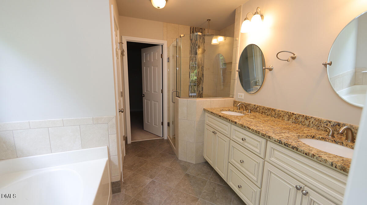 7400 Lagrange Drive Property Photo 8