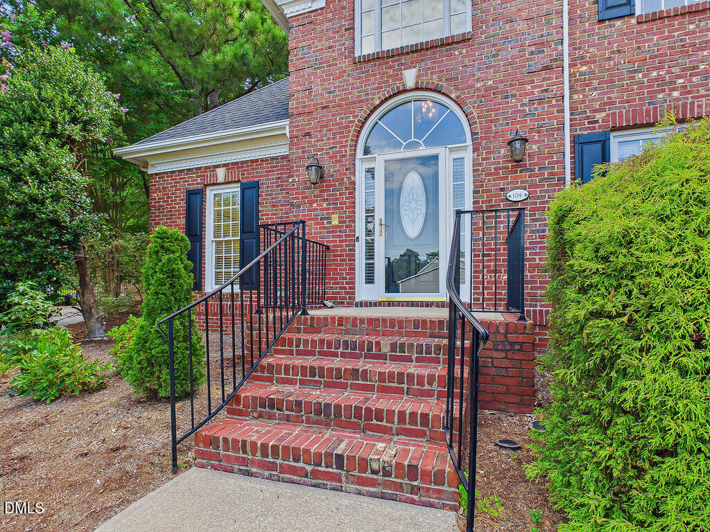104 Carric Bend Court Property Photo 2