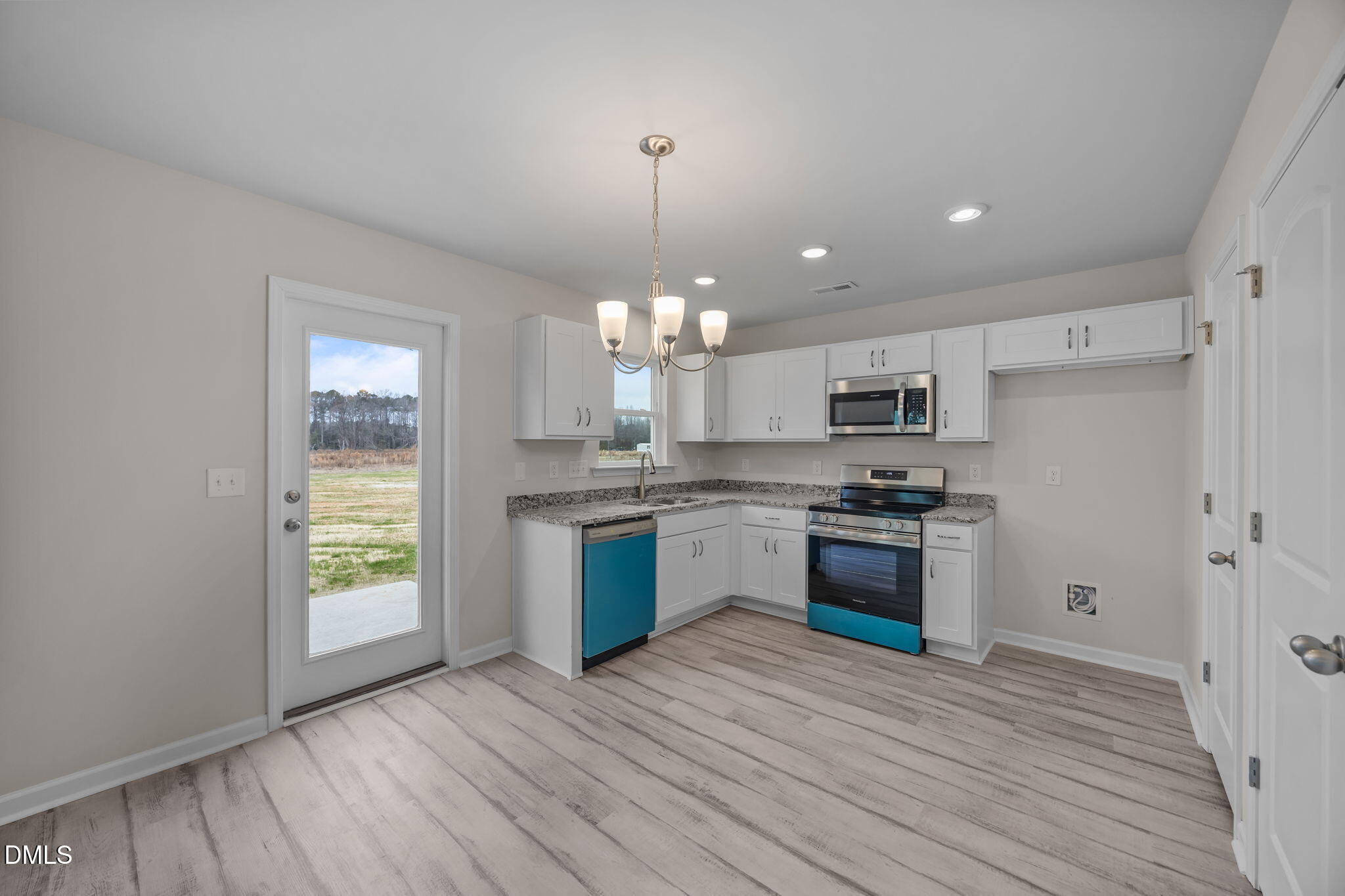 237 Slatestone Road Property Photo 11
