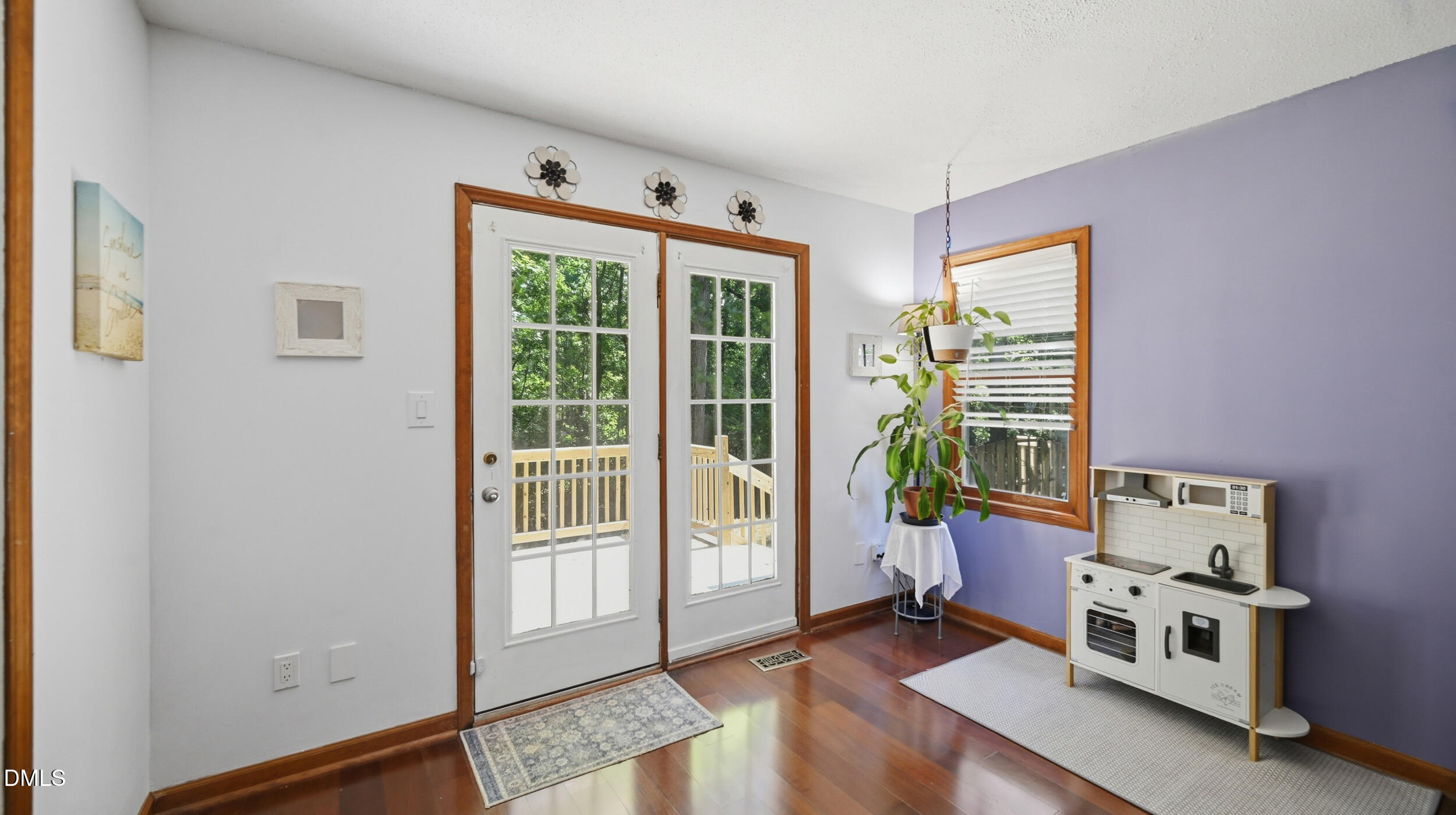 358 Amherst Creek Drive Property Photo 6